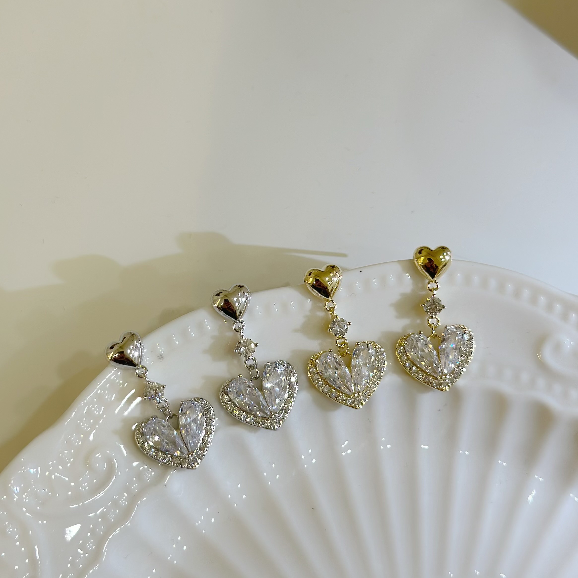 U35排鑽鋯石愛心垂吊