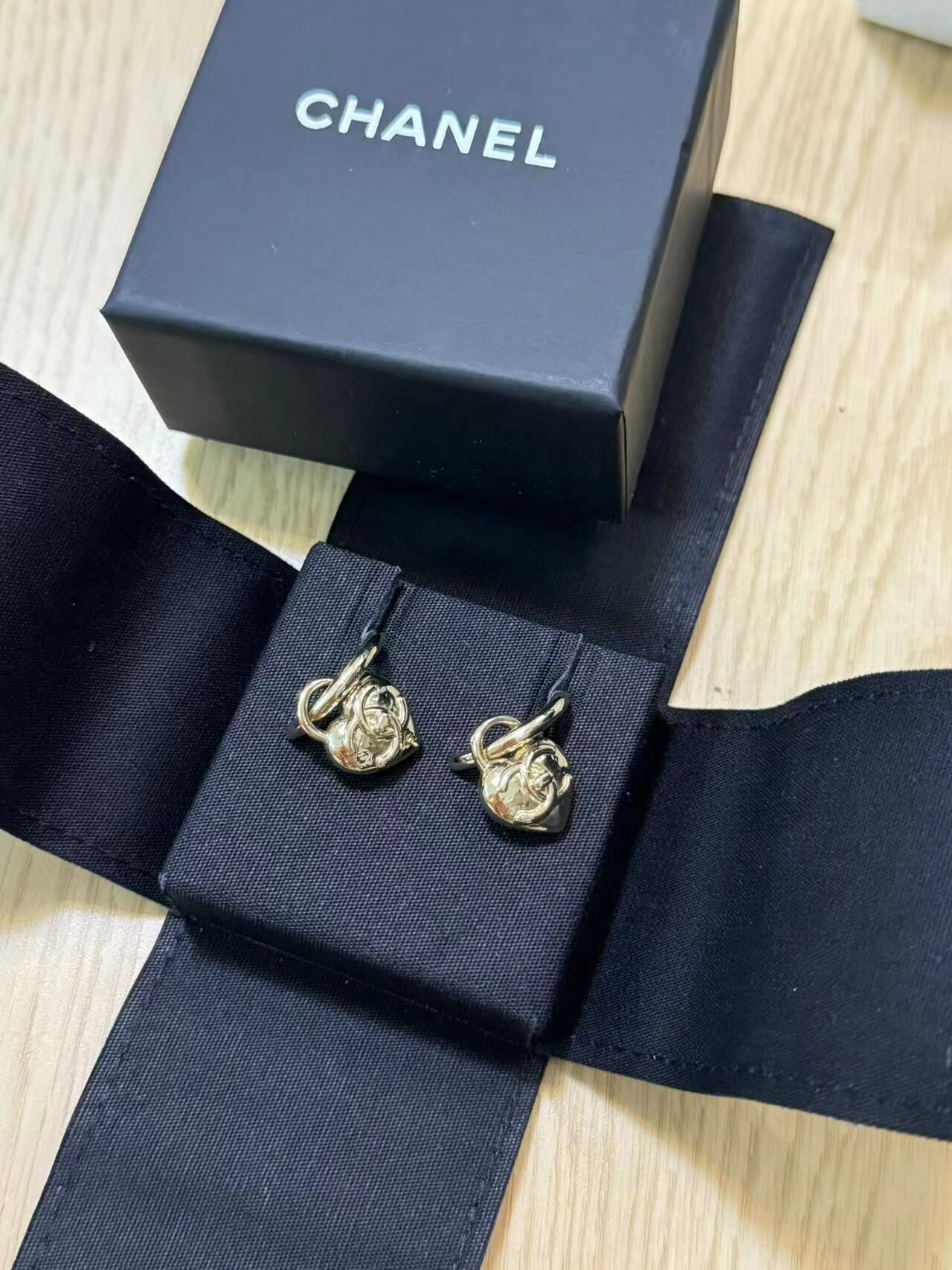 Chanel 心心耳環 未使用品 閑置貨品不退不換-T