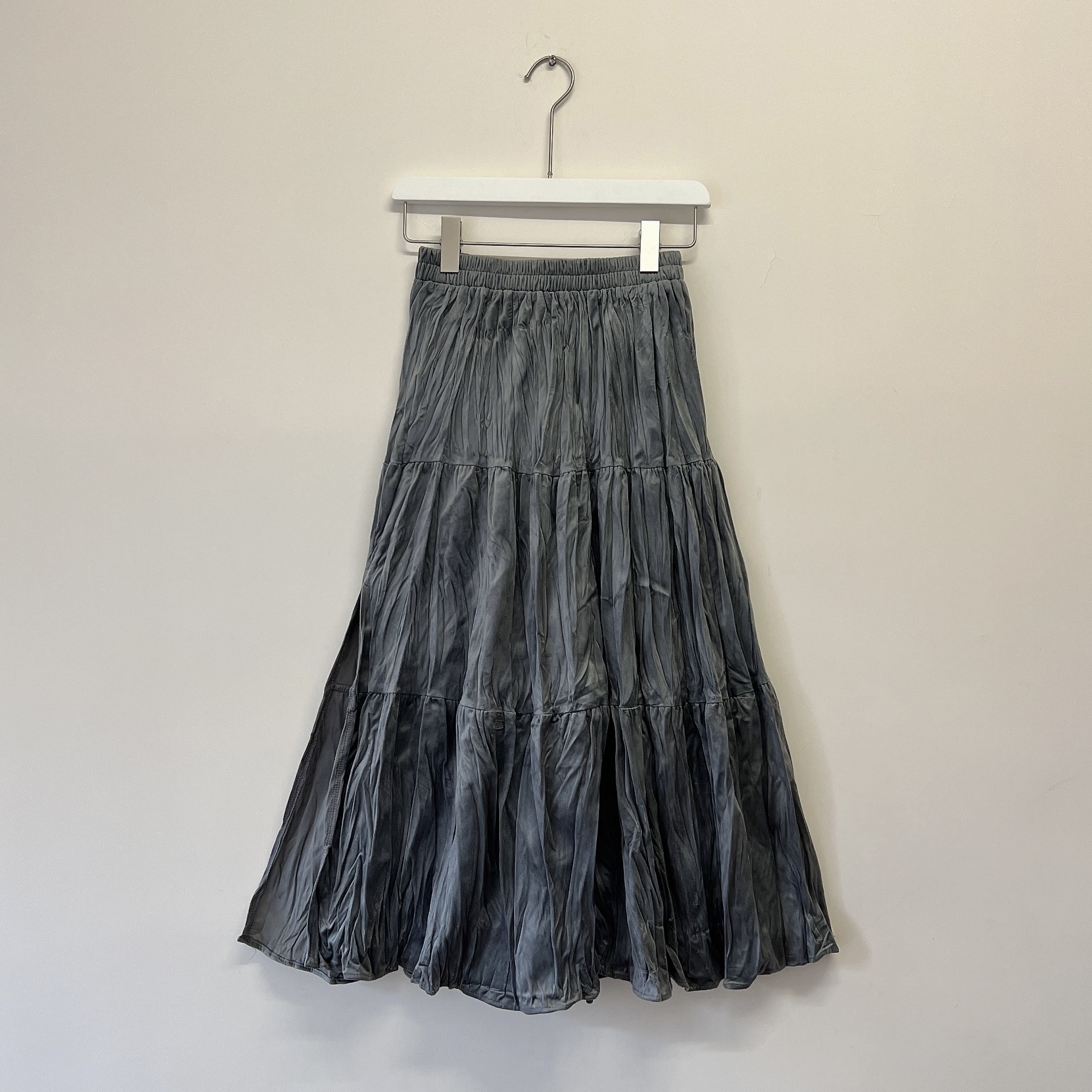 現貨 | 皺皺絨面側開叉蛋糕裙 (兩色入)