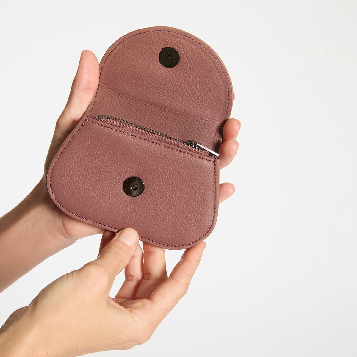 Status Anxiety. | Eyes wide 馬鞍卡夾（ 粉、綠、黑、黃、白 ）