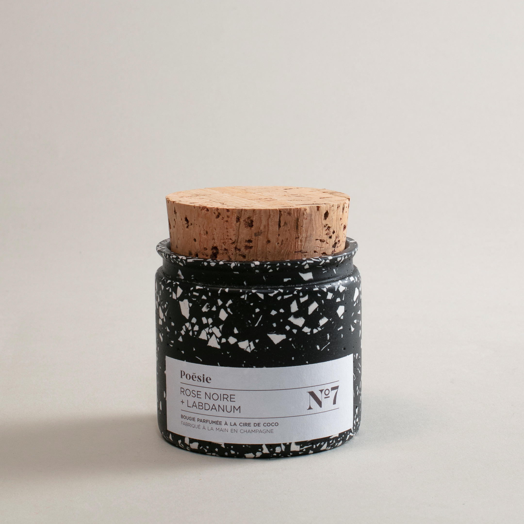 With Poēsie 水磨石系列 7號香-大黑玫瑰及岩玫瑰