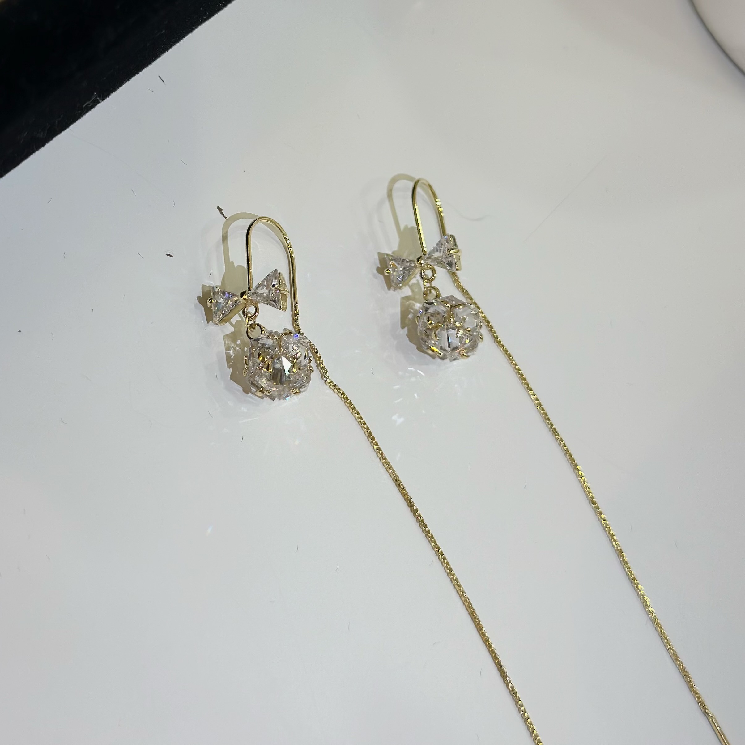 蝴蝶結鑽球拉線垂吊