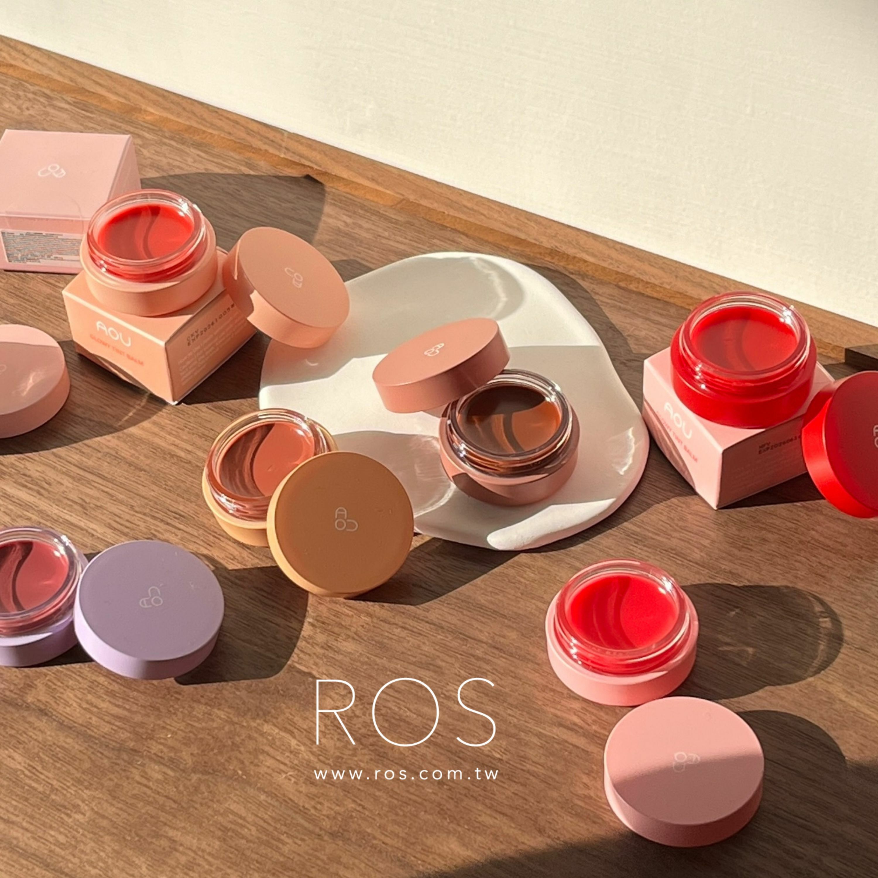 AOU 光澤潤唇膏系列