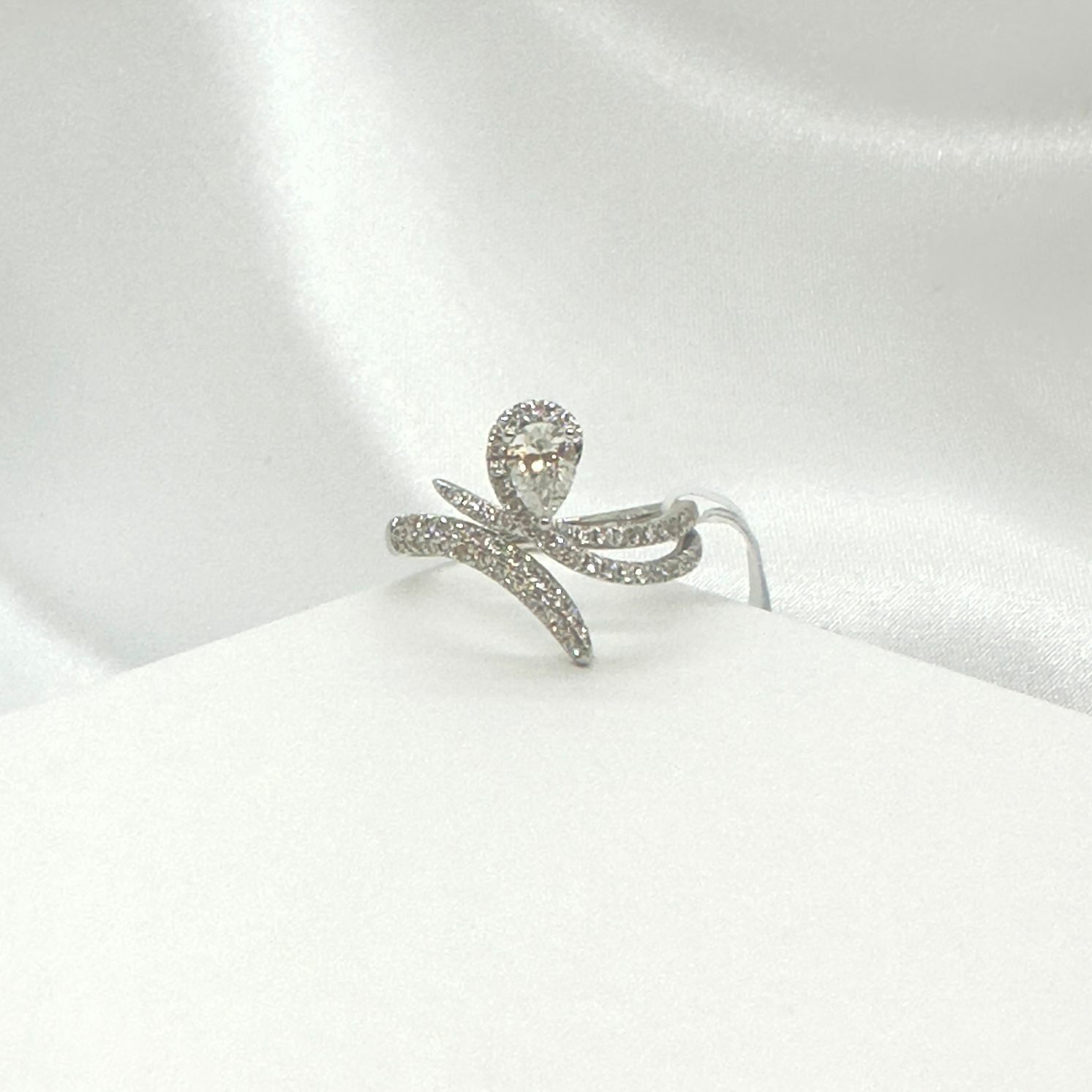 0.6 ct 18K 白金鑽石介指 (MHR3089G)