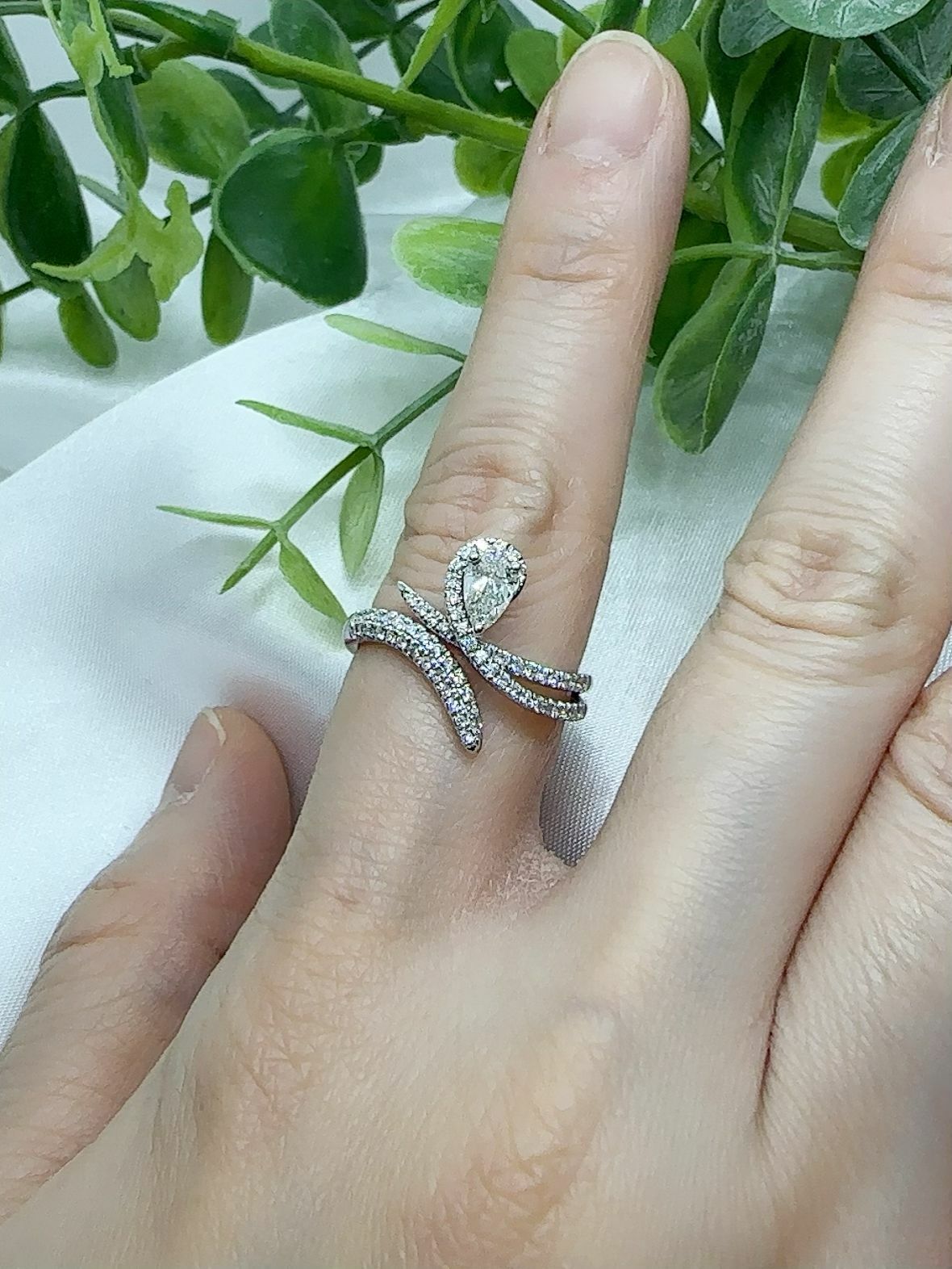 0.6 ct 18K 白金鑽石介指 (MHR3089G)