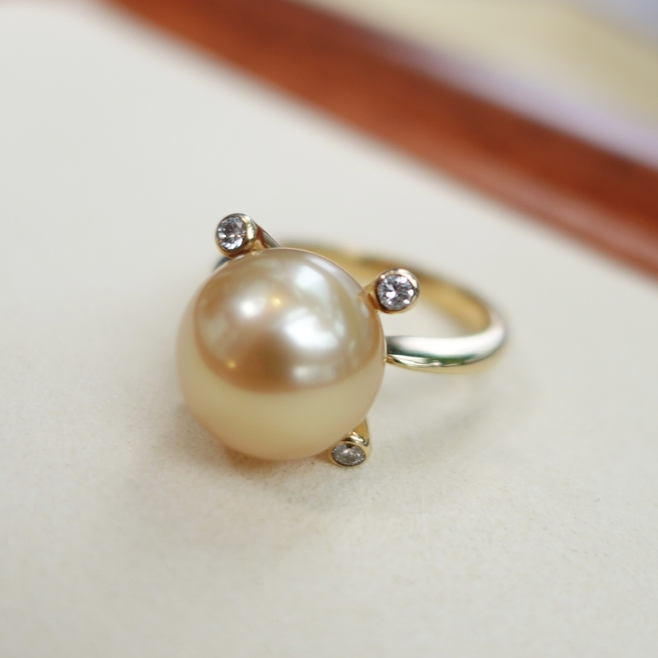 18K金南洋金珠鑲嵌鑽石戒指 (12mm)