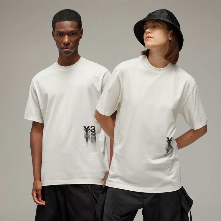 【 Y-3 GFX SS TEE 漸層字短TEE - 米白  】
