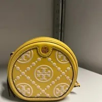 [S] TORY BURCH T MONOGRAM CONTRAST EMBOSSED MINI CIRCLE BAG,GOLDEN SUNSET/NEW CREAM, 87147-733 (STB482)