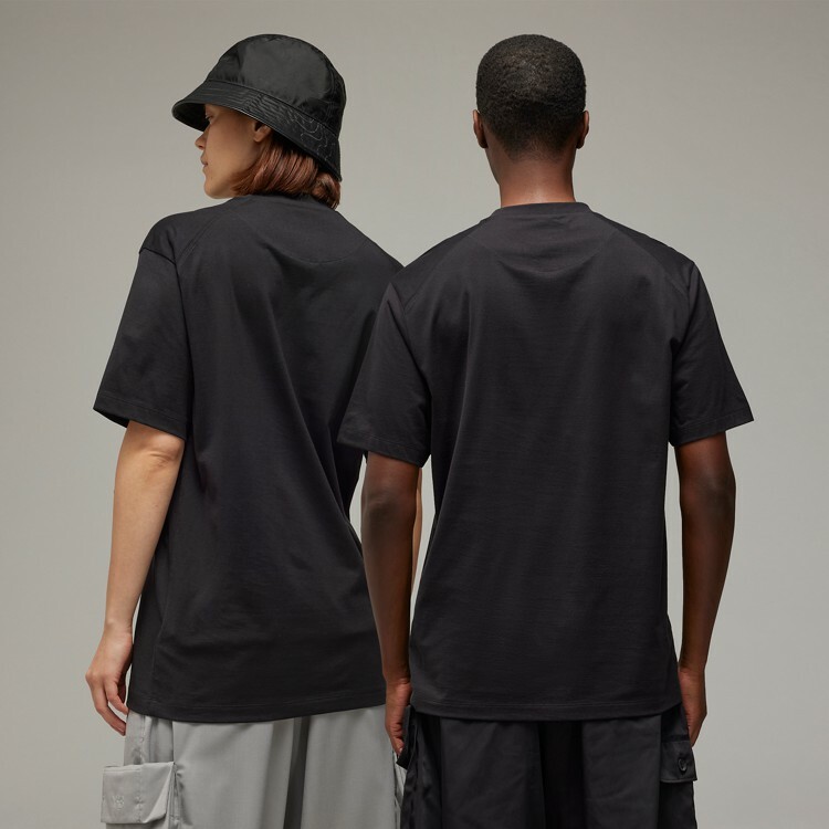 【 Y-3 GFX SS TEE 漸層字短TEE - 黑  】