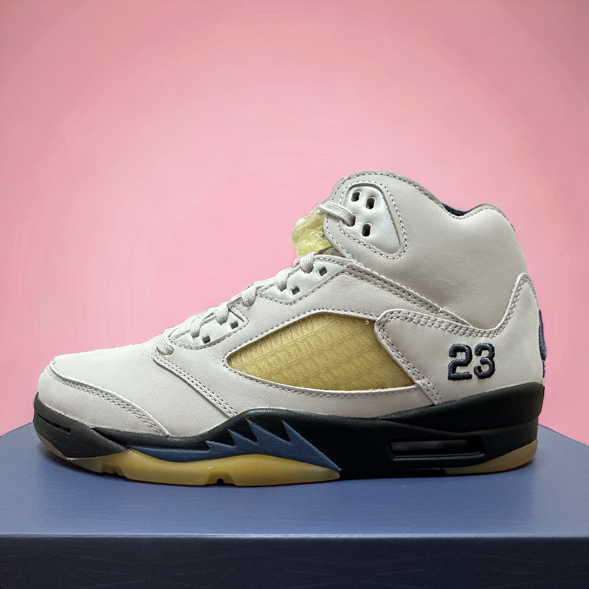 Sneaky Hood|Jordan 5 Retro A Ma Maniére Dawn FZ5758-004