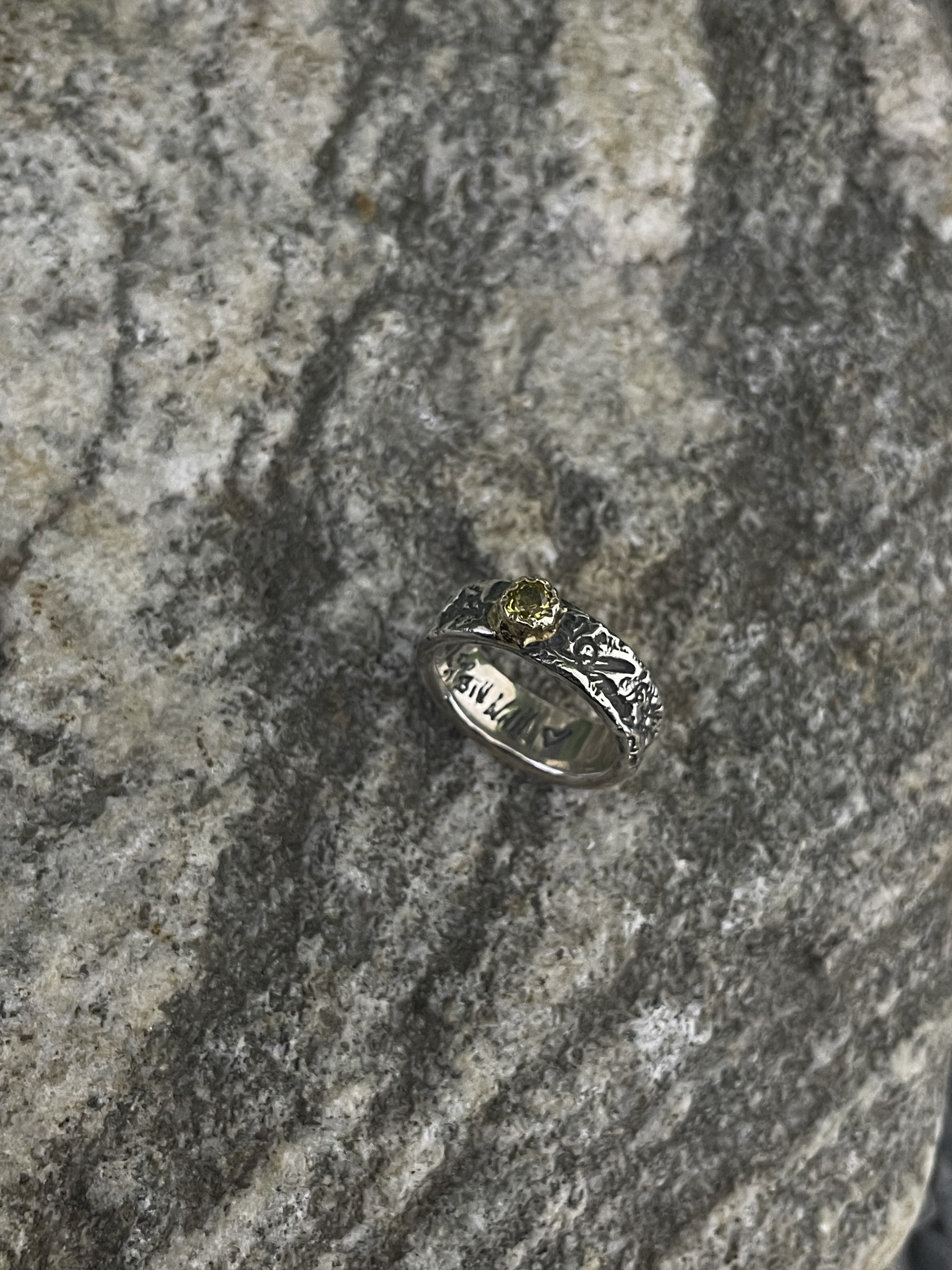 BWL Passion Graffiti Ring with stone overlay