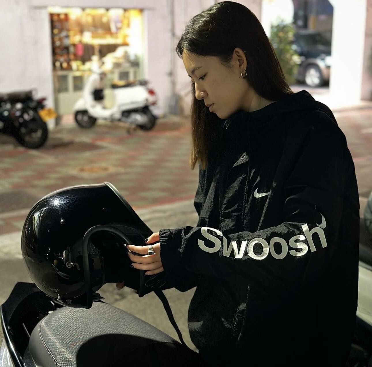 Nike Swoosh 外套 風衣 黑白 拼色 軍綠 點陣圖 大勾 兩色 dx6311-222 dx6311-010