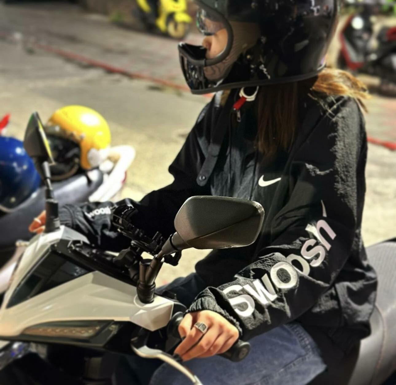 Nike Swoosh 外套 風衣 黑白 拼色 軍綠 點陣圖 大勾 兩色 dx6311-222 dx6311-010