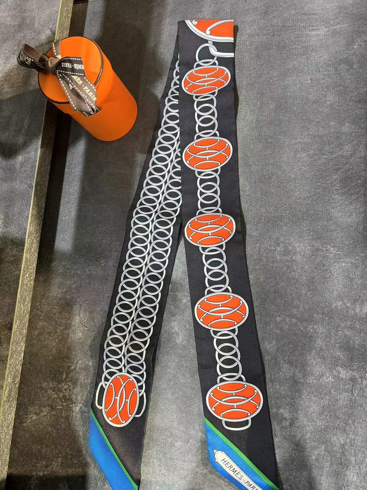 Hermes 鏈條絲巾 -M