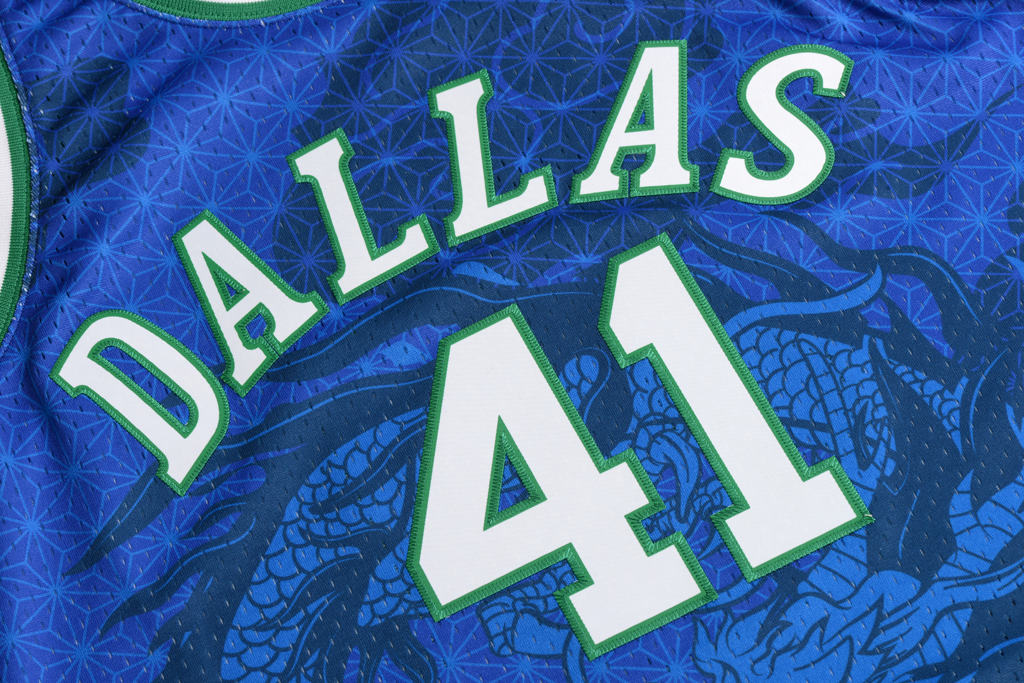 Mitchell & Ness 達拉斯獨行俠隊 Dirk Nowitzki 中國新年 Swingman 球衣