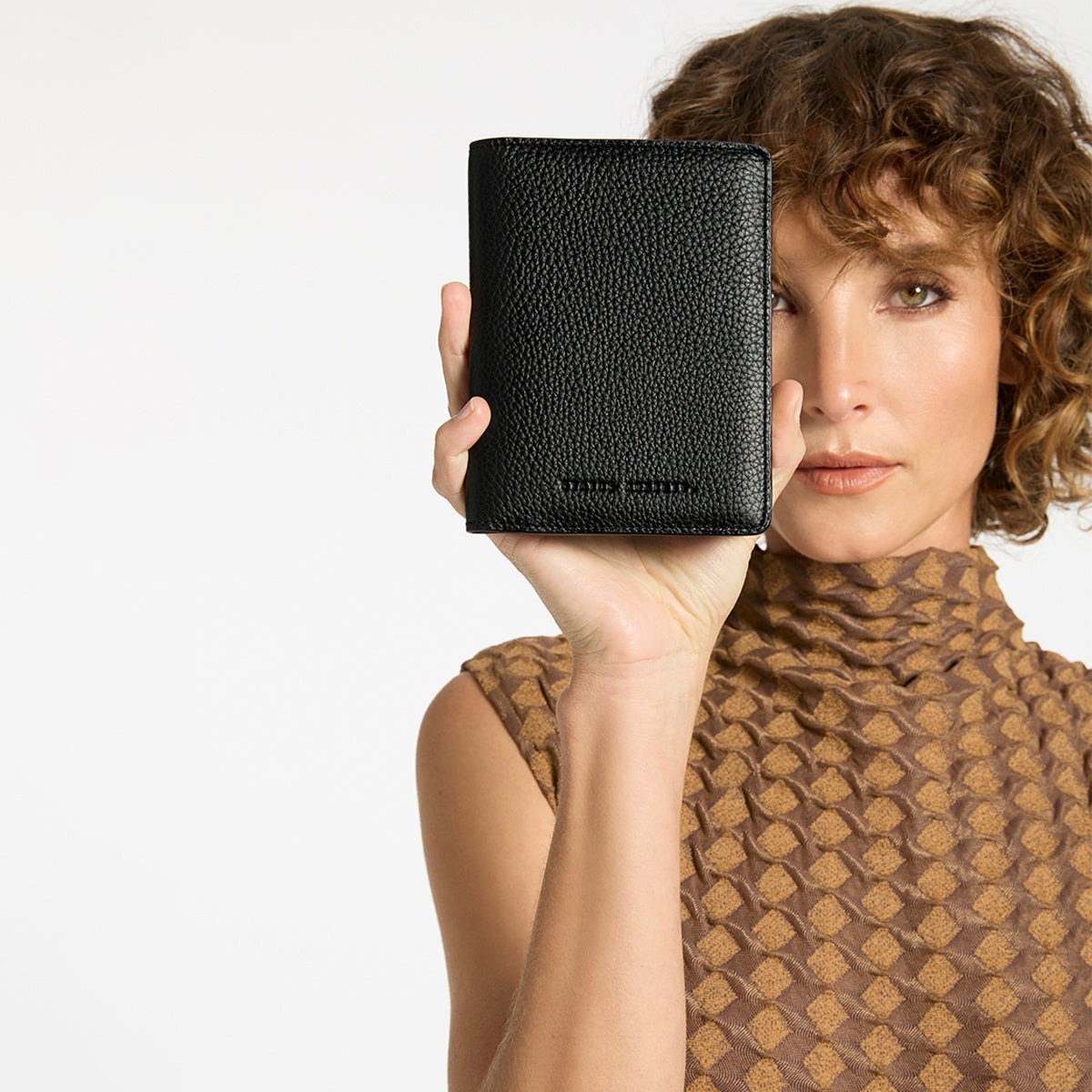 Status Anxiety. | In transit 護照夾（ 粉、黑  ）