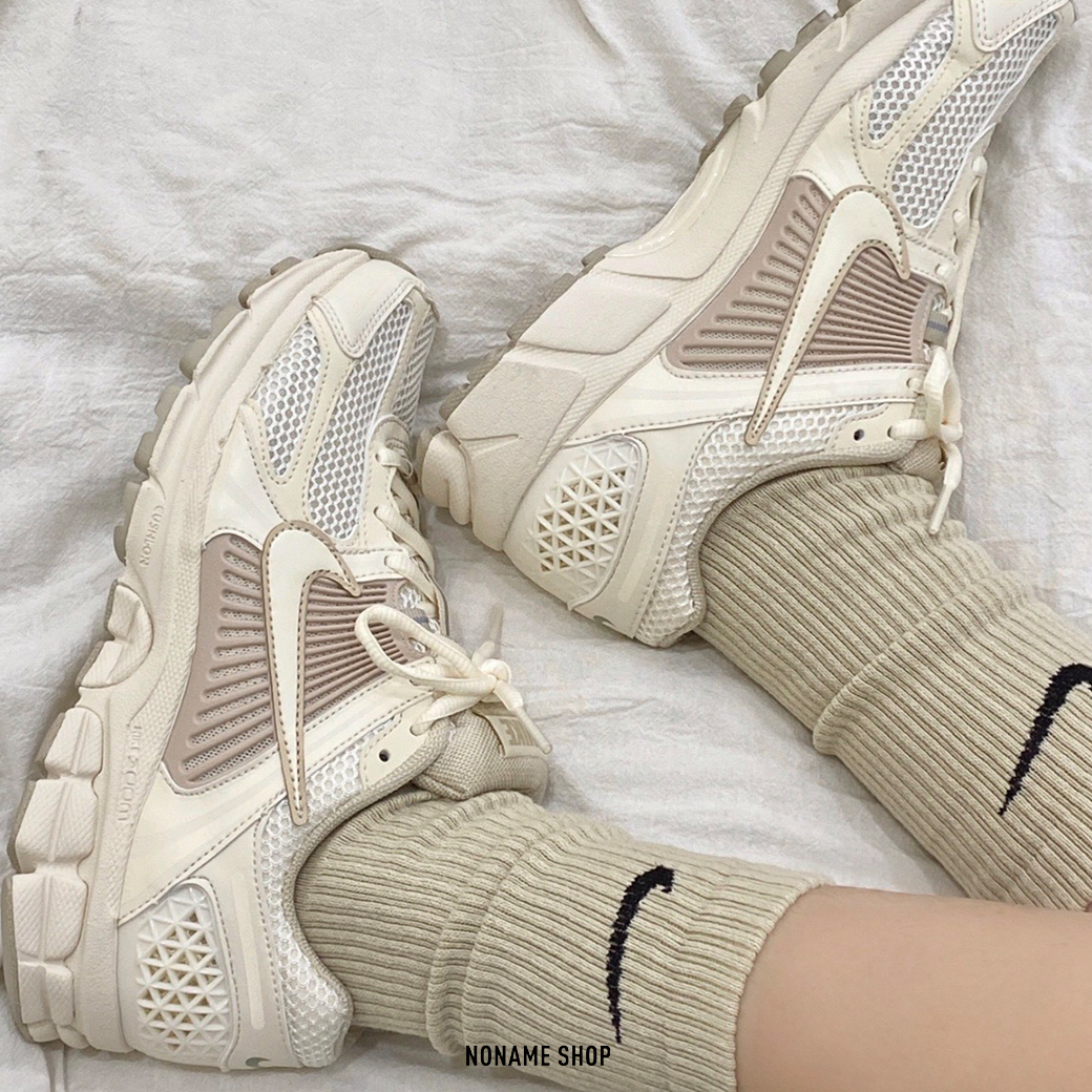 NIKE ZOOM VOMERO 5 奶茶配色 (女款)