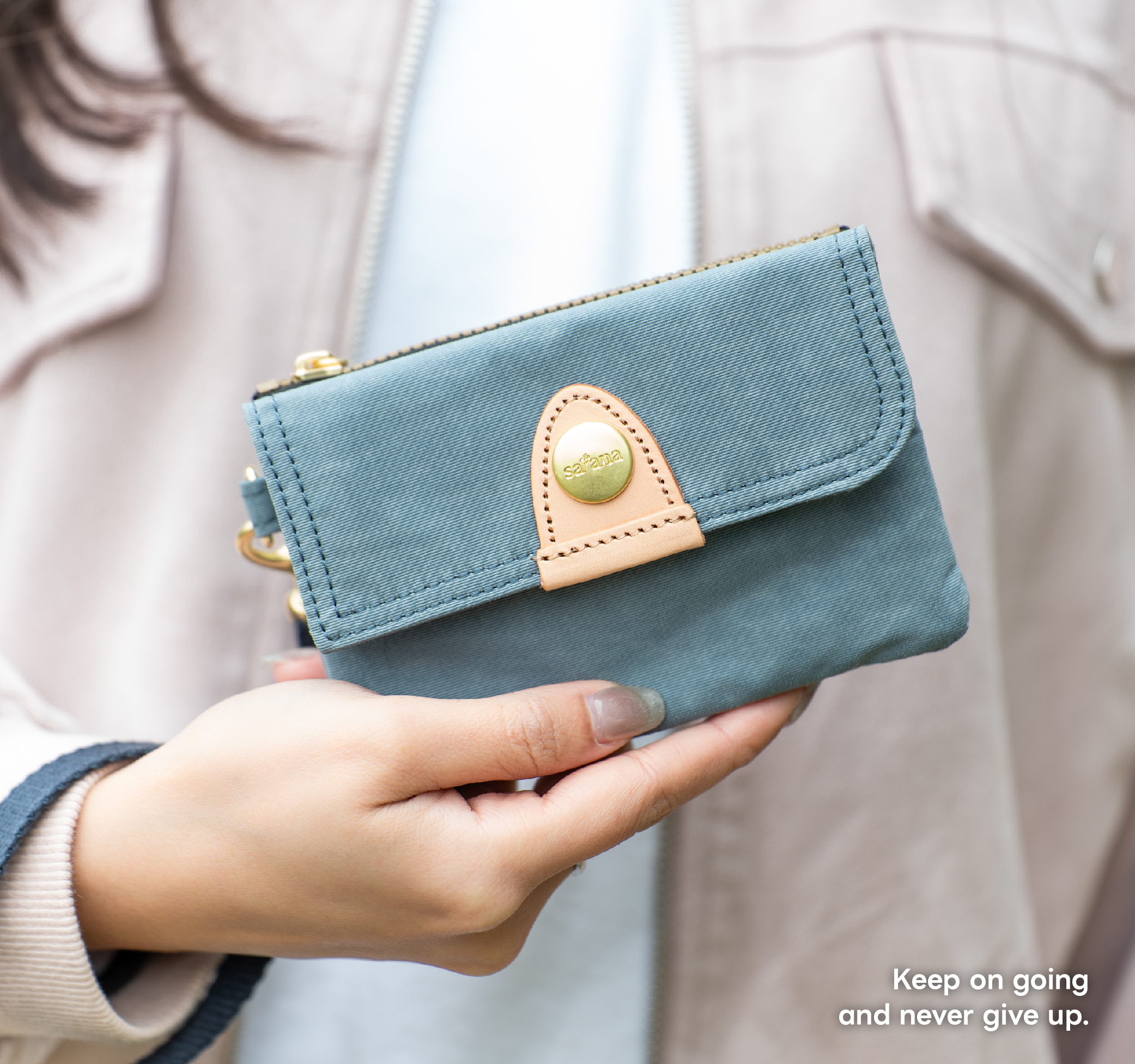 satana Soldier 趣遊拾光零錢包 石灰藍 SOS3070-241 手拿形象照