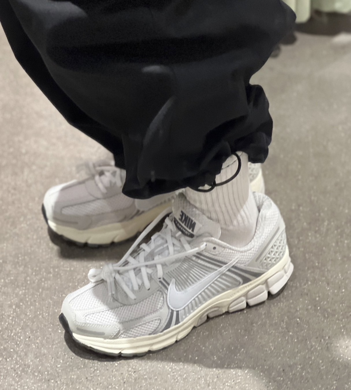 NIKE ZOOM VOMERO 5 奶油灰 淺灰 柔灰 奶油底 復古 Y2K 男女休閒運動鞋