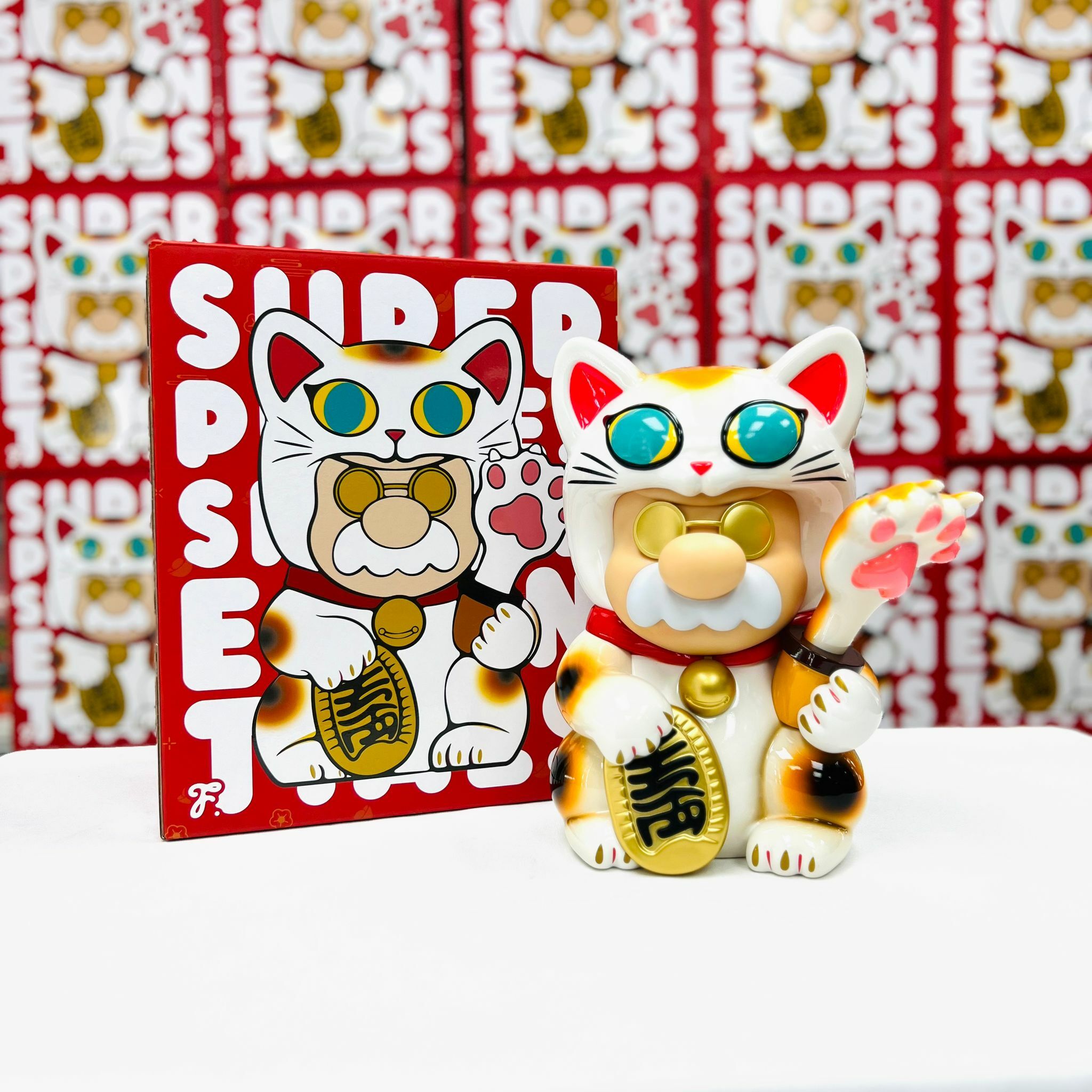 SUPER PROFESSIONAL ESSENTIAL // MANEKINEKO 招財貓小殺手