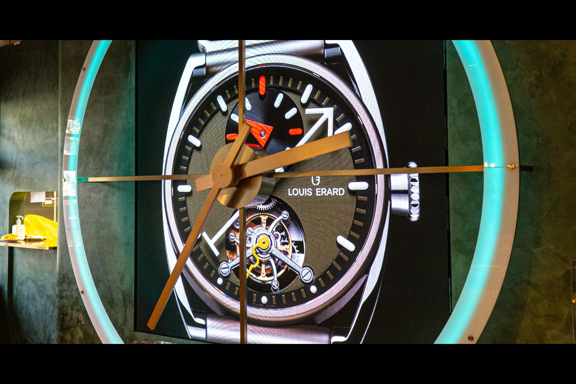 LOUIS ERARD觸手可及的奢華｜Le Triptyque Louis Erard x Alain Silberstein Khaki全新三部曲首度集結曝光