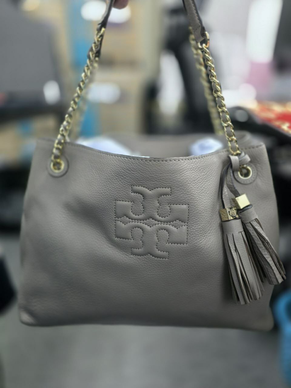 [S] TORY BURCH WOMEN'S THEA CHAIN SHOULDER SLOUCHY TOTE,GRAY, 41149-697 (STB493)