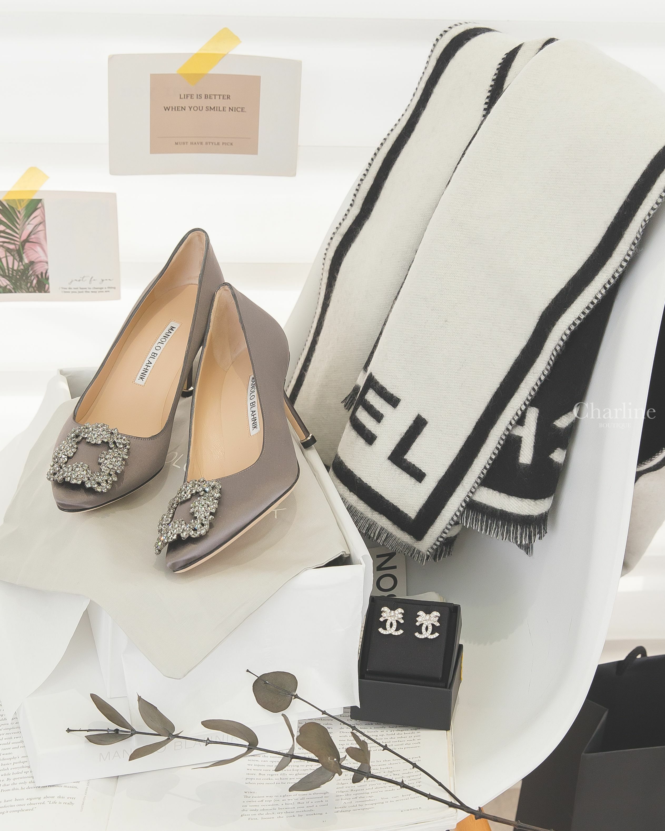 Manolo Blahnik Hangisi 深灰色絲綢灰銀鑲鑽方釦7cm細跟高跟鞋,Chanel Scarf 白色拼黑色字樣喀什米爾流蘇圍巾,Chanel Earrings 銀色水鑽蝴蝶結CC耳環-Charline Boutique 精品代購