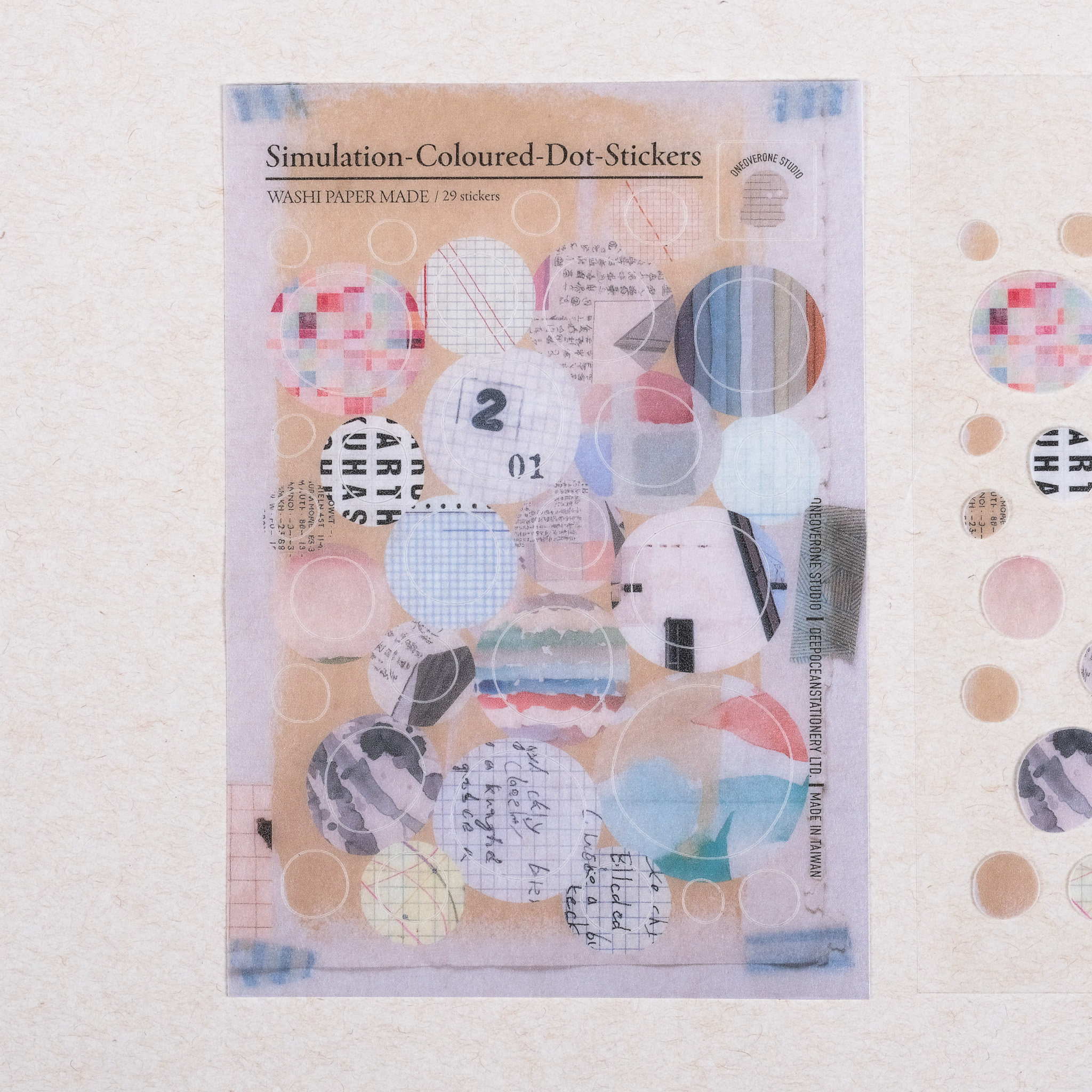 拼貼和紙圓貼 /一分之一工作室/TAIWAN