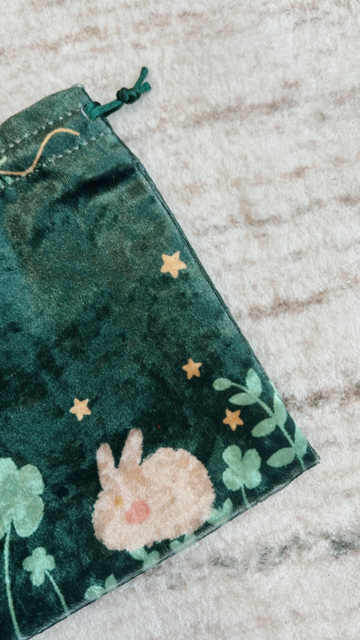 滑身絨布小兔塔羅袋