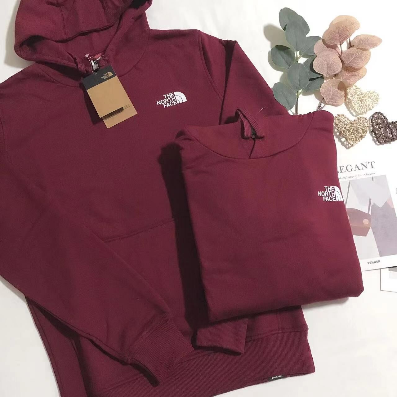 THE NORTH FACE SMALL LOGO HOODIES