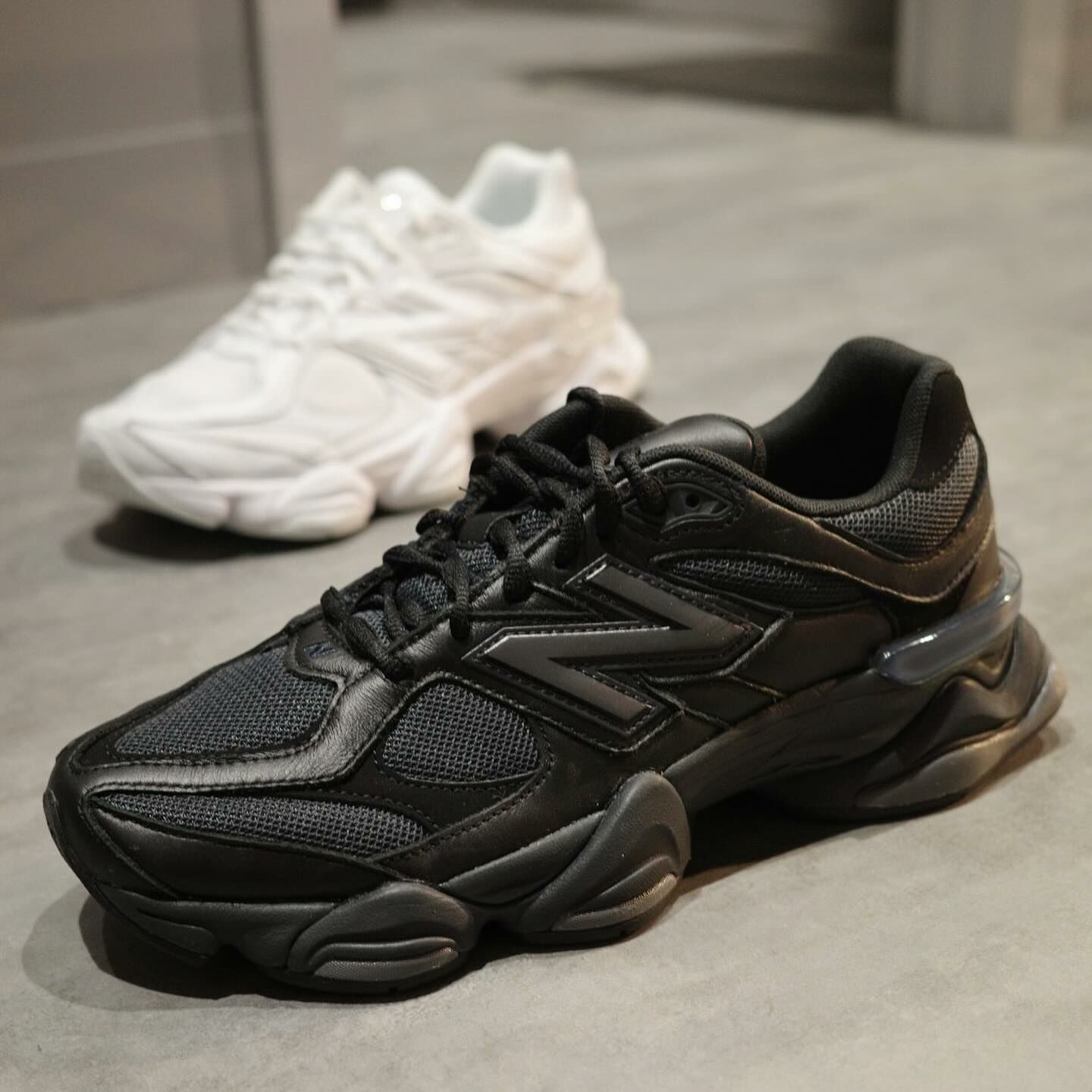 New Balance  u9060 皮革 全黑U9060NRI / 全白U9060NRJ