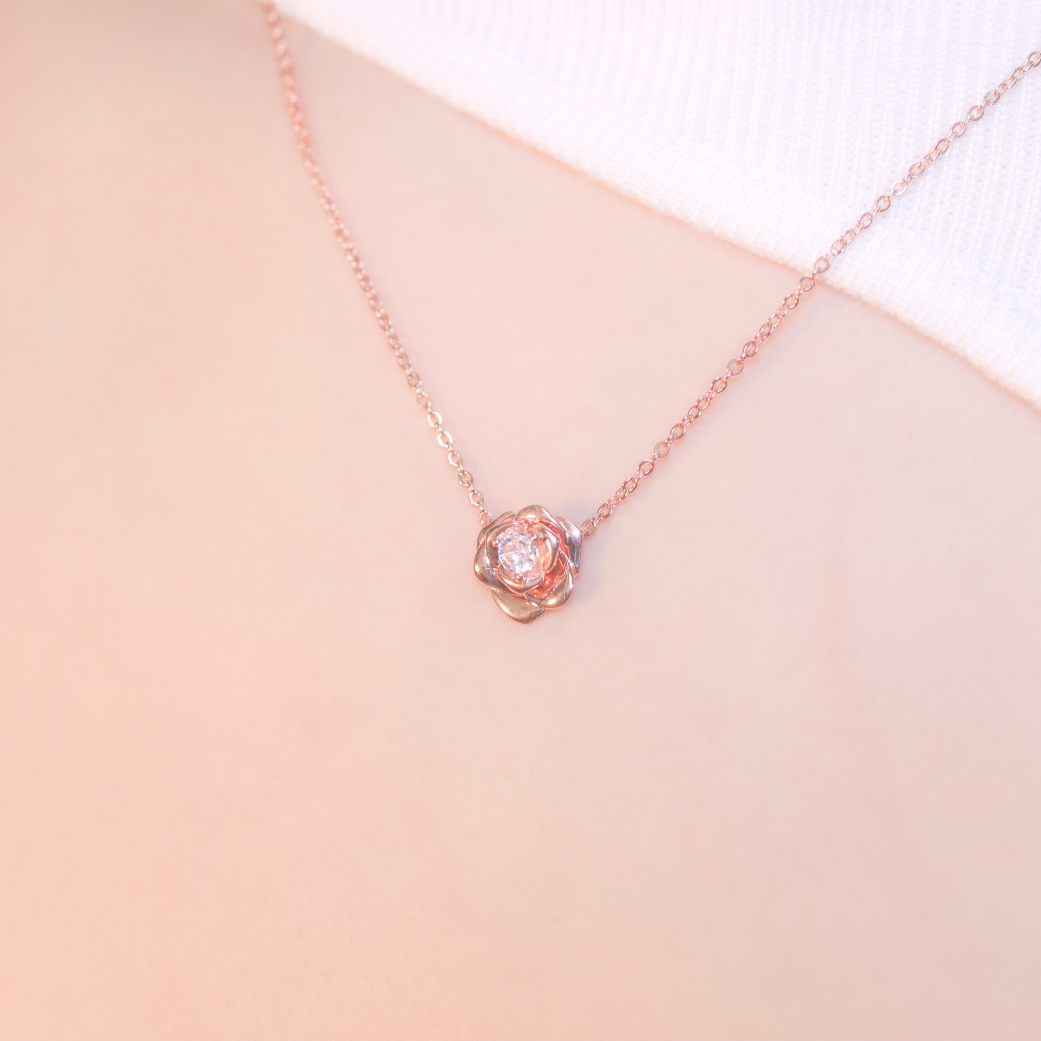 | 925純銀・厚鍍白金・ 厚鍍玫瑰金 | 玫瑰花義項鍊 (銀/玫瑰金) | NE1075 |