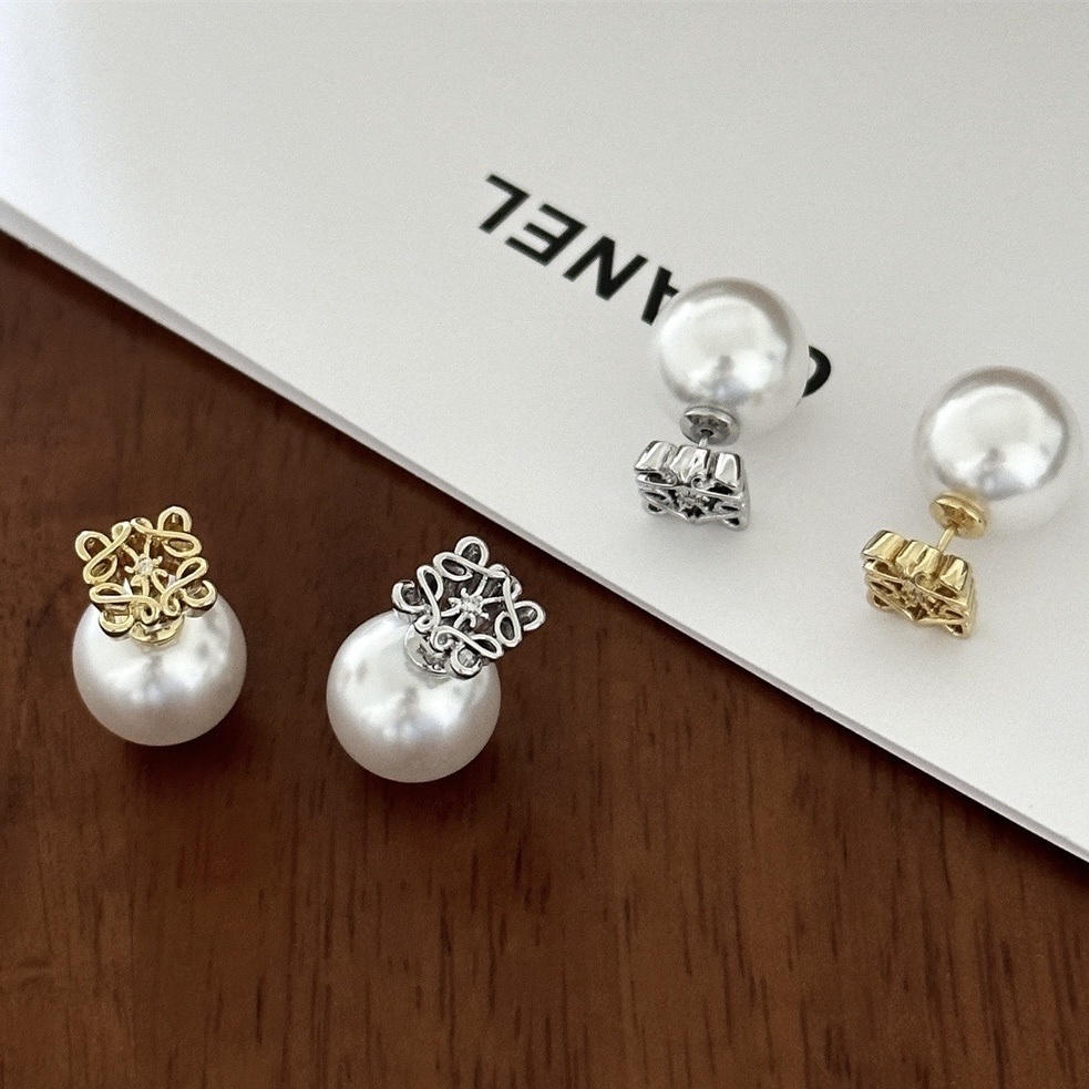 LOEWE 花紋夢幻後扣珍珠系