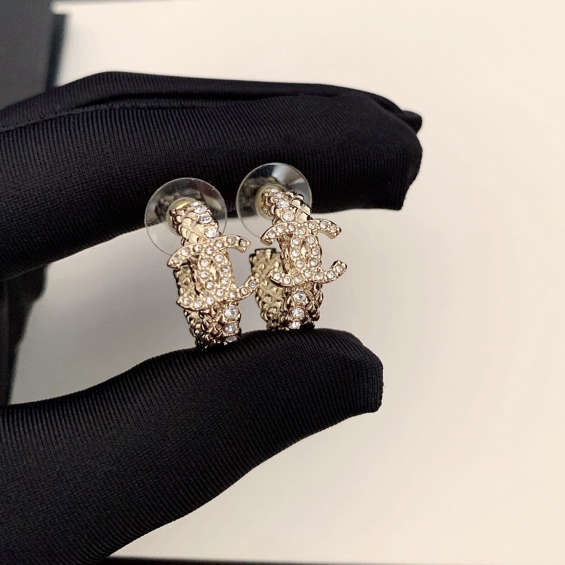 18k 菱格金鑽寬鍊c圈耳釘