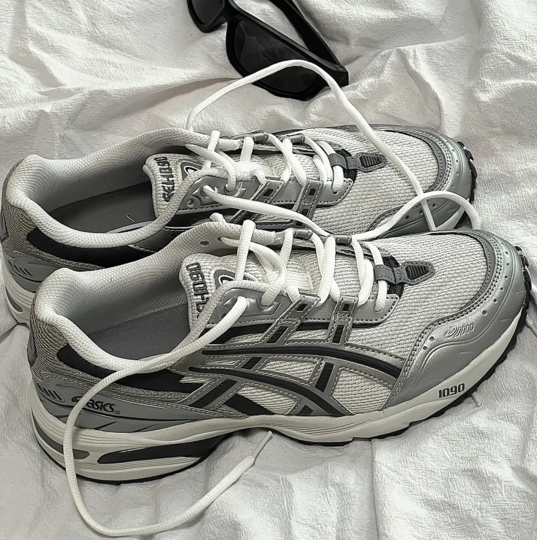 ASICS GEL-1090 v1 白銀 機能 復古 男女鞋 1203A243-100 / 預購