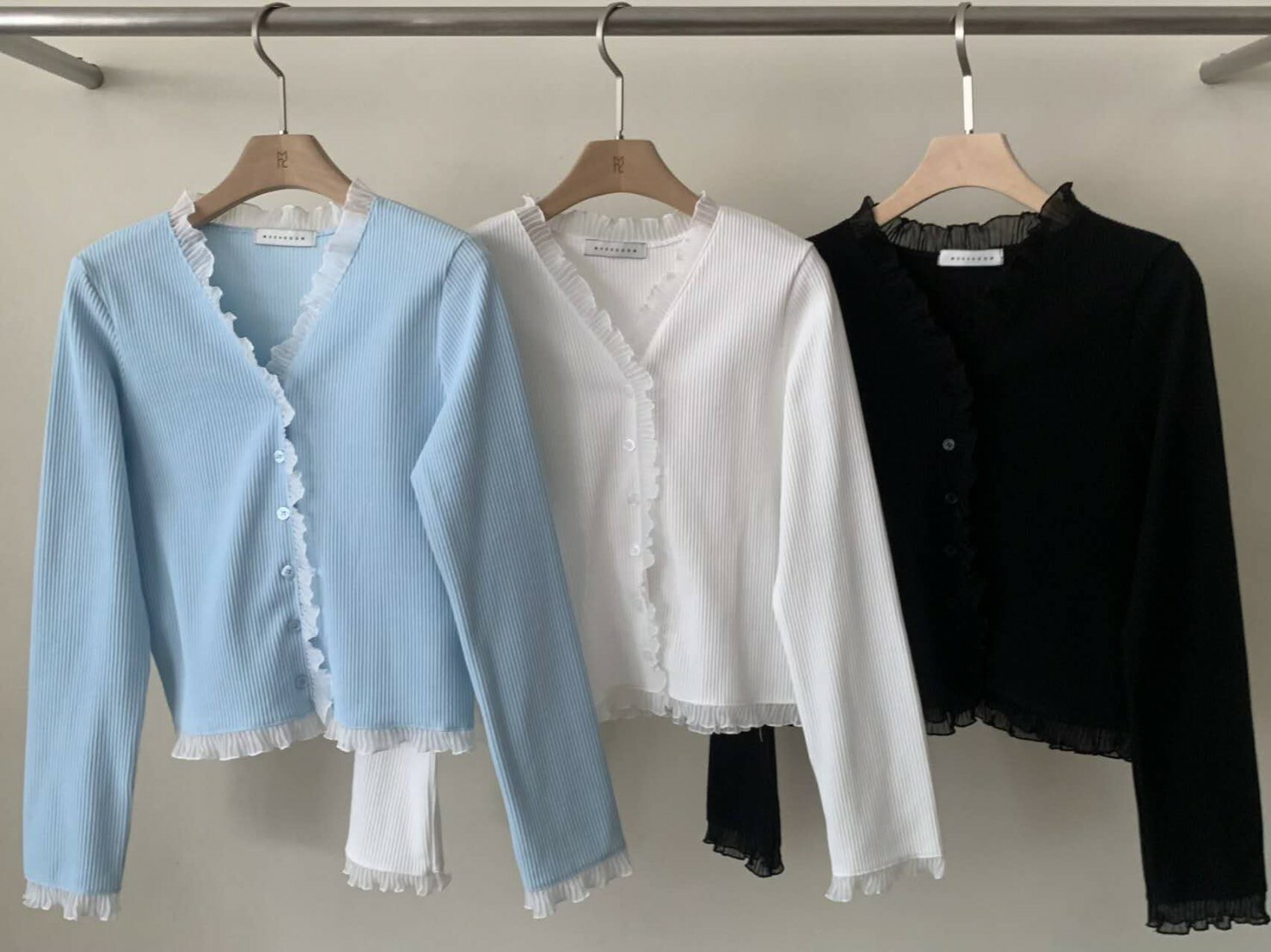 木耳捲邊蕾絲上衣