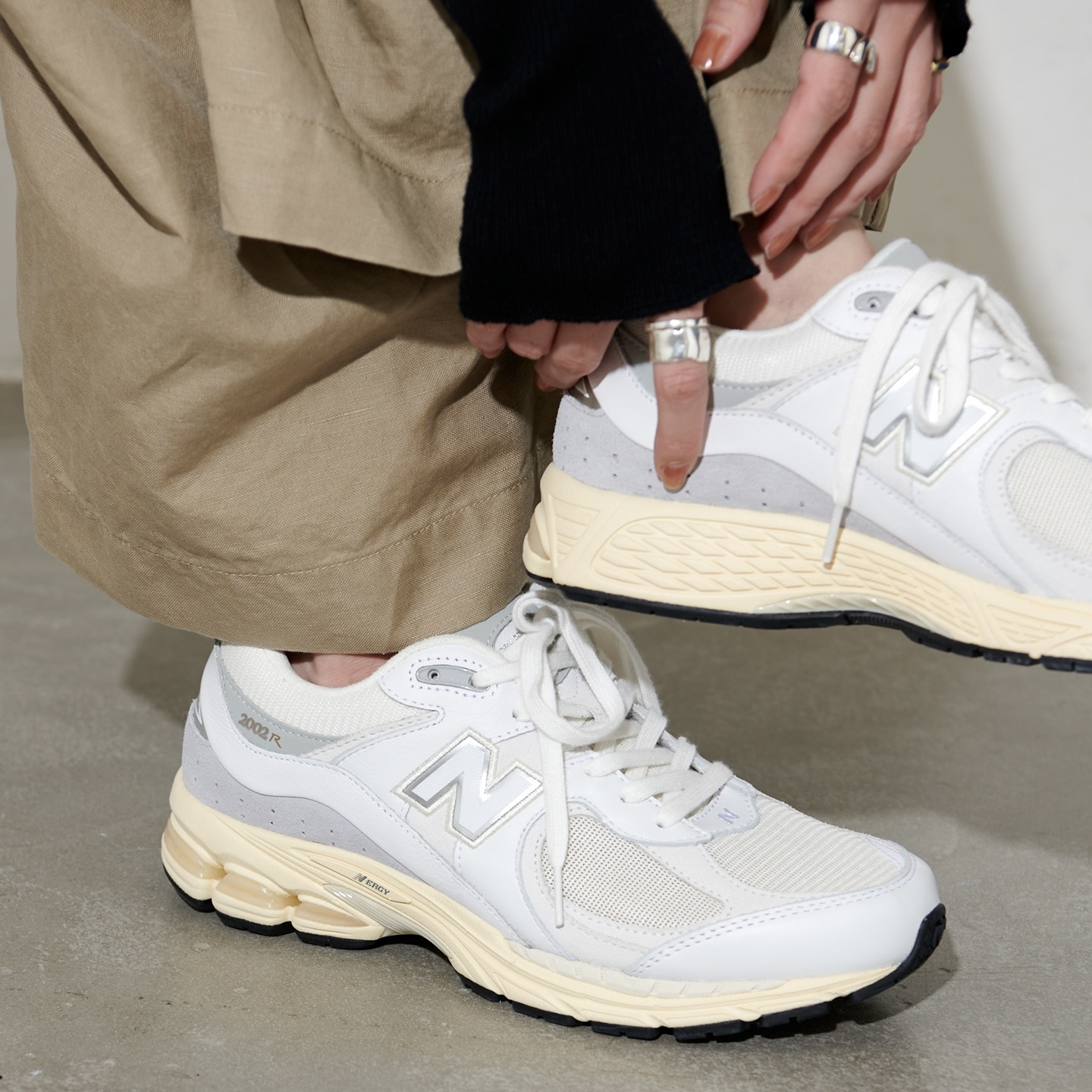 NEW BALANCE 2002R 奶油白 白灰 奶油底 男女鞋 M2002RIA / 預購