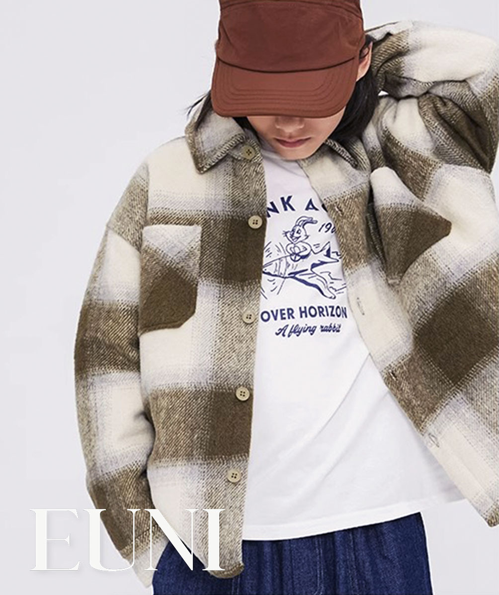 卡其白大格子外套