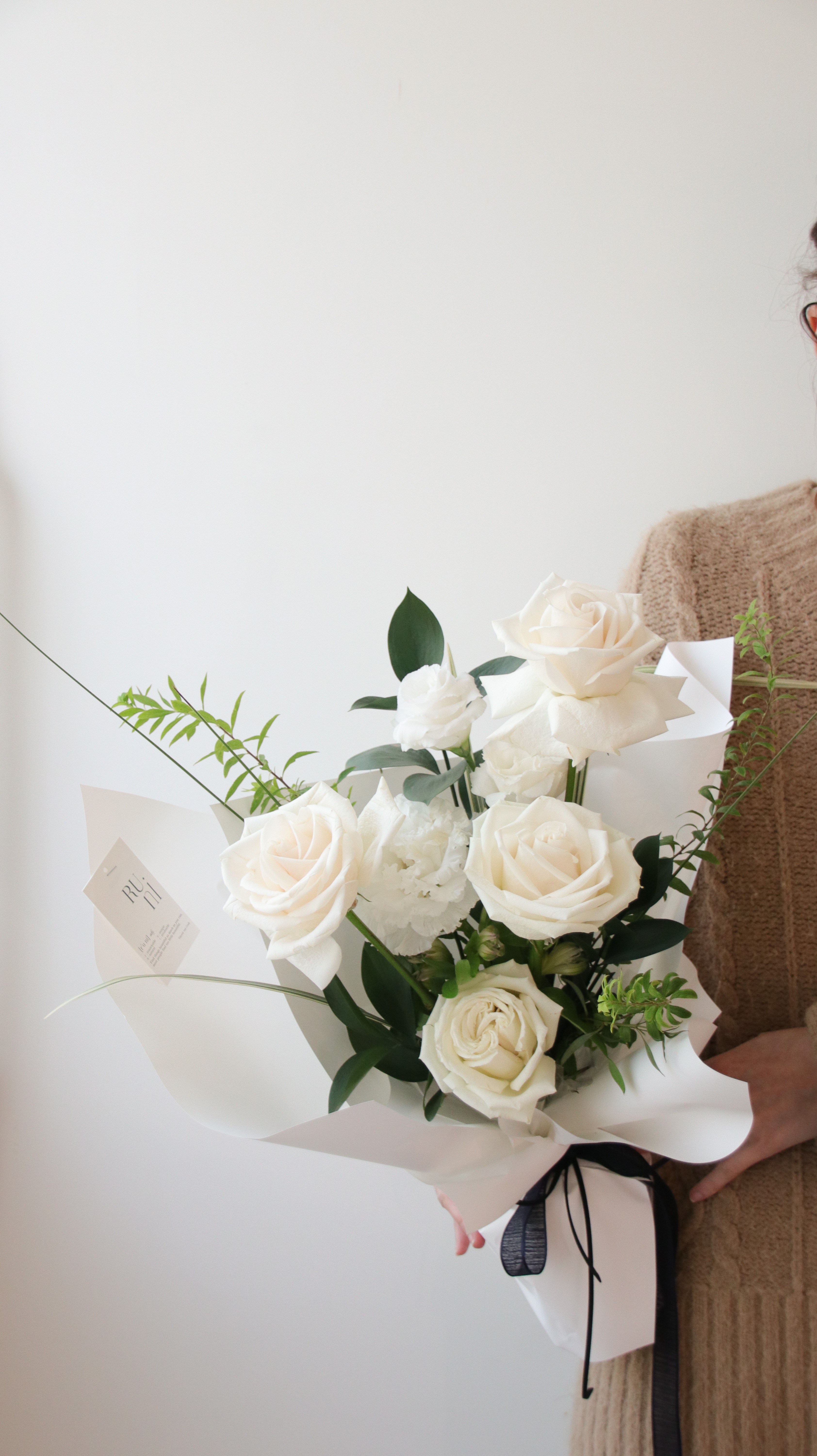 進口白玫瑰桔梗綜合花束