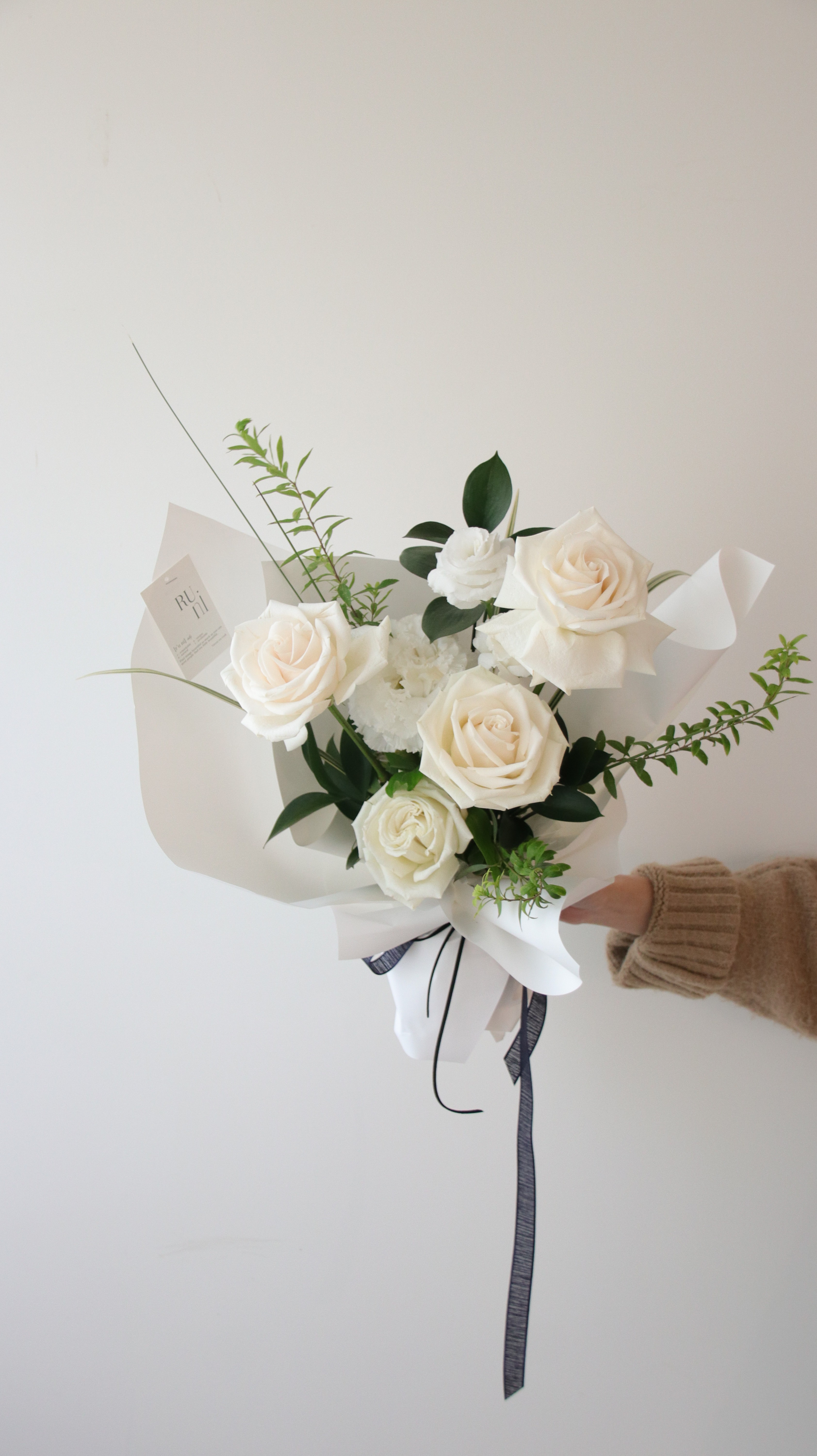 進口白玫瑰桔梗綜合花束