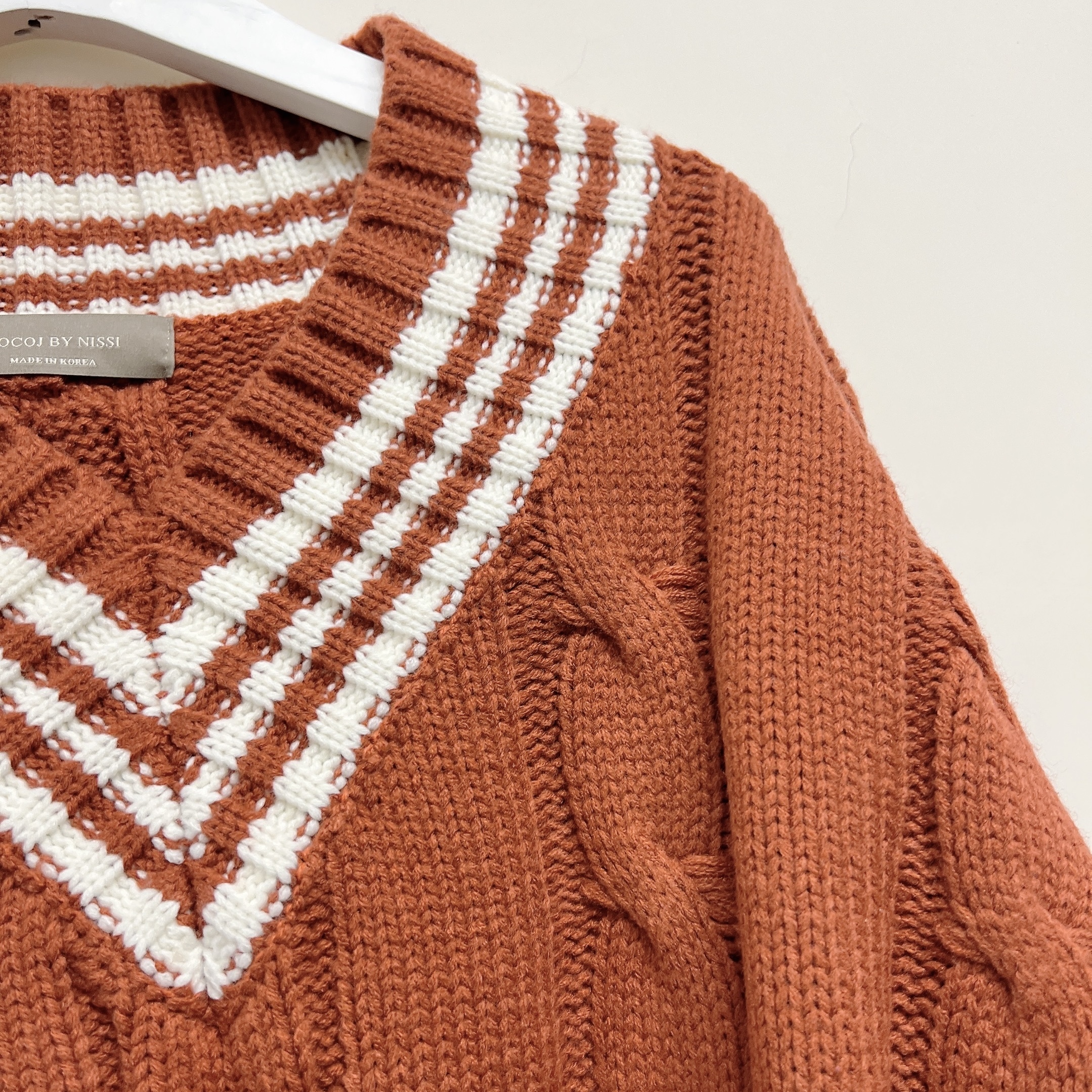 現貨 | V領麻花針織 T o p