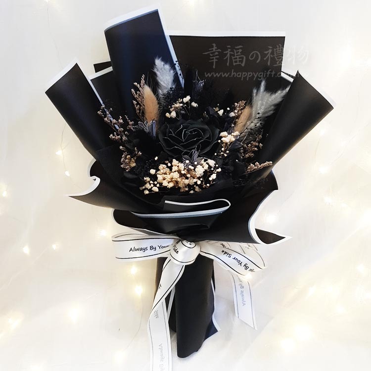 黑色描邊黑色香皂花乾燥花花束,黑白系列