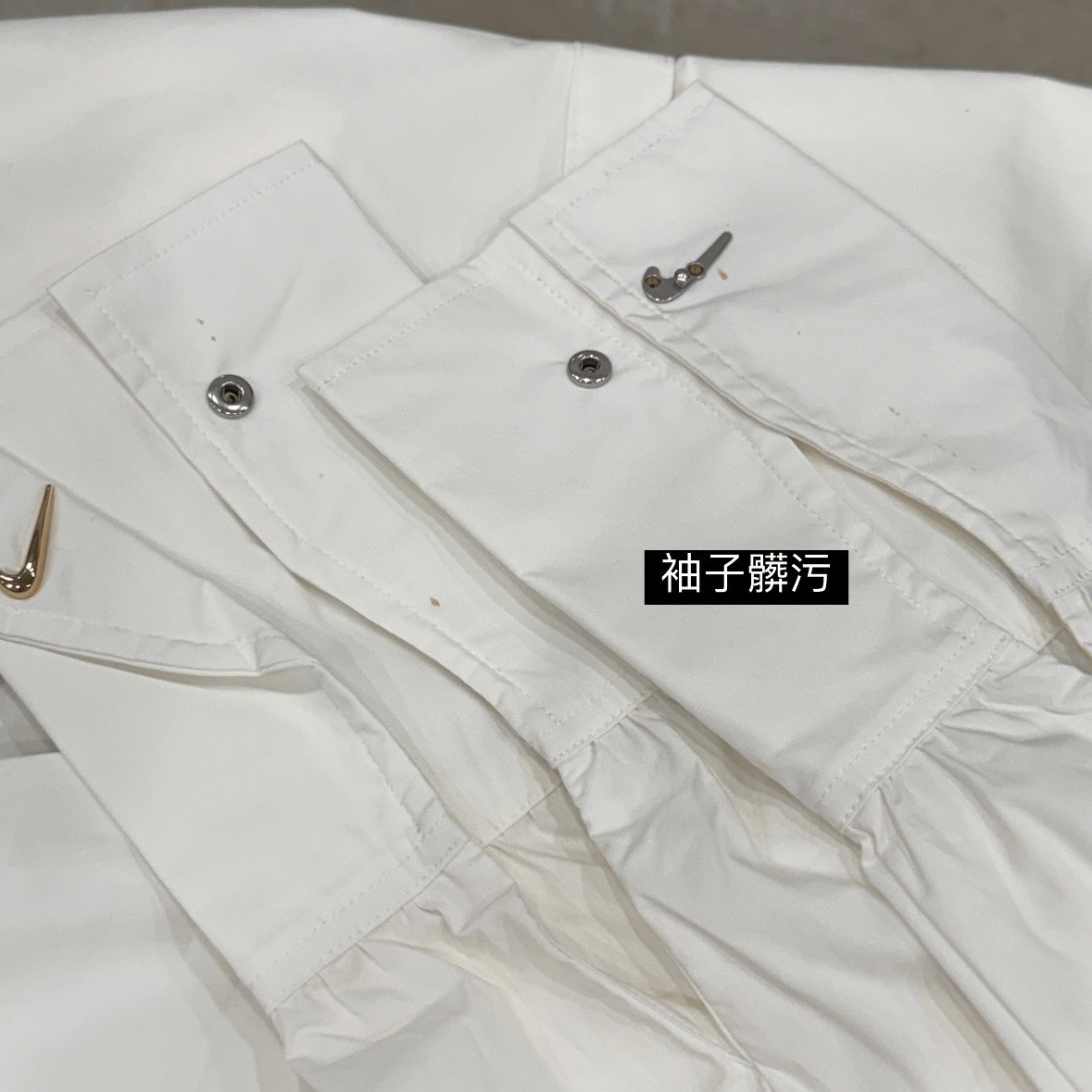 <線上SALE❤️‍🔥>Nike 金色小勾勾 反摺長袖襯衫 白