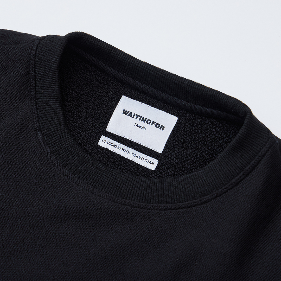 微短版）柔軟手感 細節刺繡寬身衛衣－低調黑