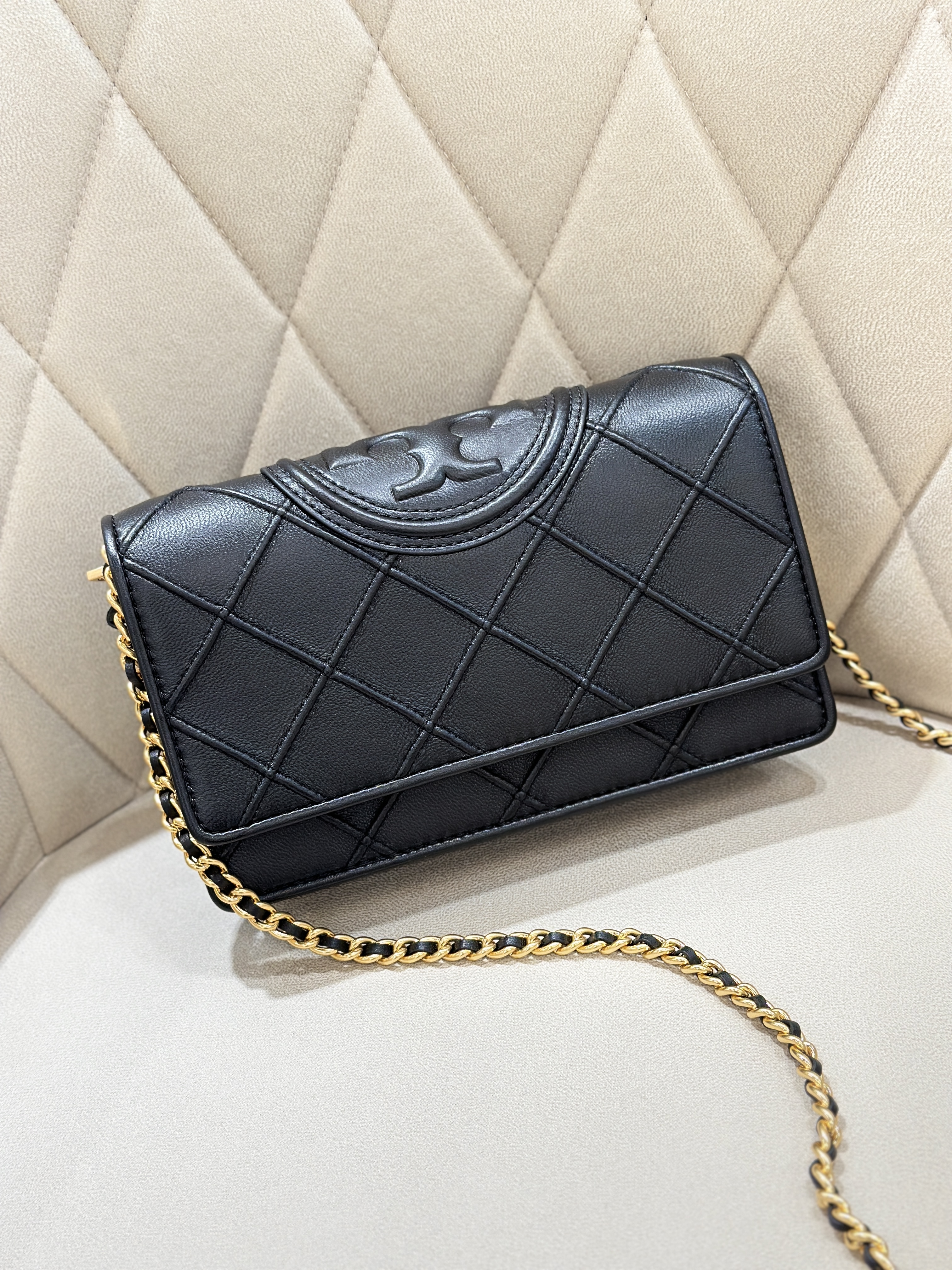 TORY BURCH Fleming Soft Chain Wallet