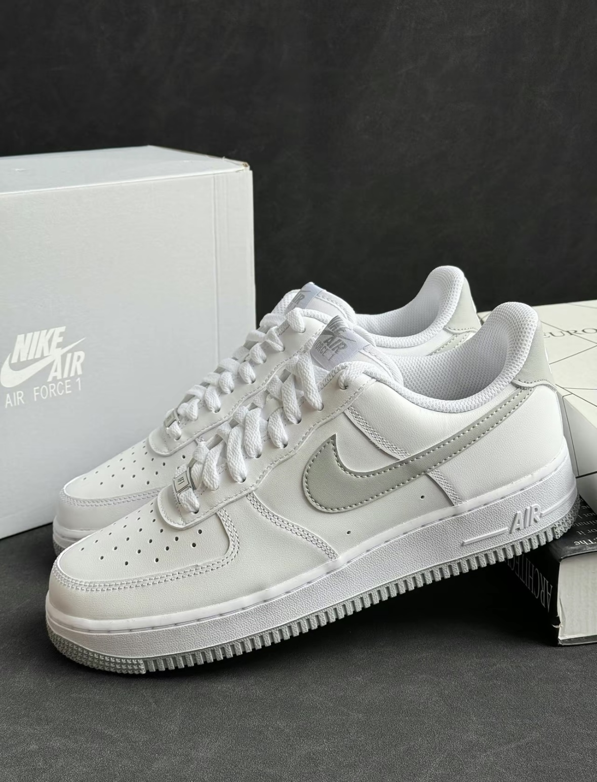 Nike Air Force 1 煙霧灰白 白色 灰色 皮革 男女款 FJ4146-100/預購
