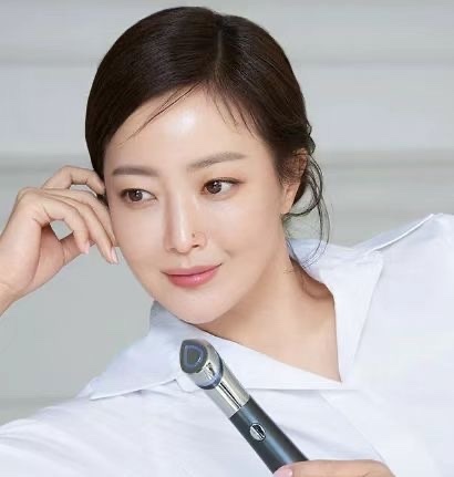 [MEDICUBE] AGE-R CLINIC BEAUTY DEVICE 美容儀