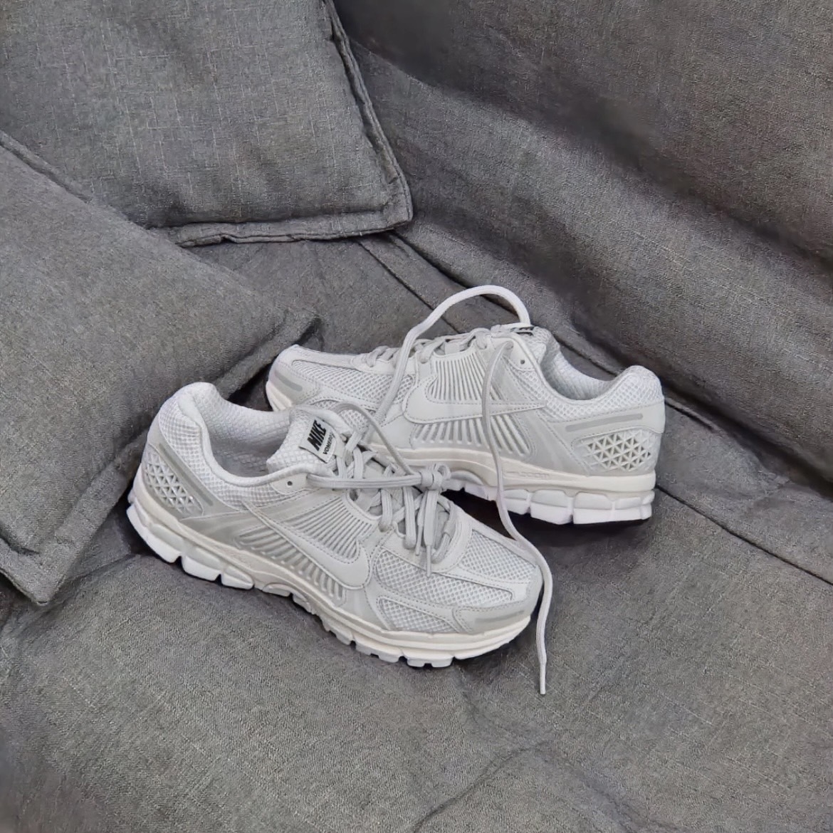 NIKE ZOOM VOMERO 5 "VAST GREY" 灰白 BV1358-001