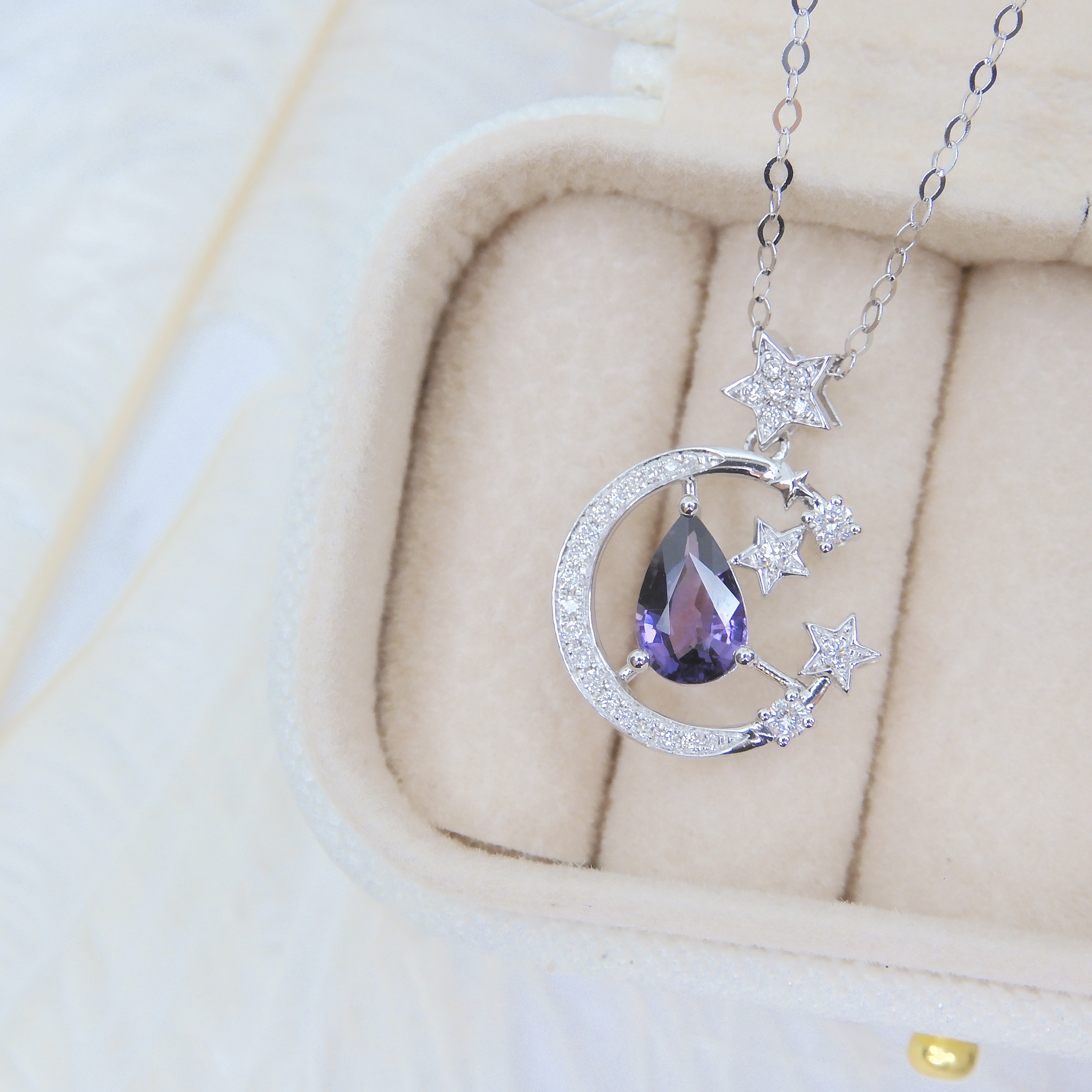 18K金 0.73ct 紫色藍寶石項鏈 (配國際證書)