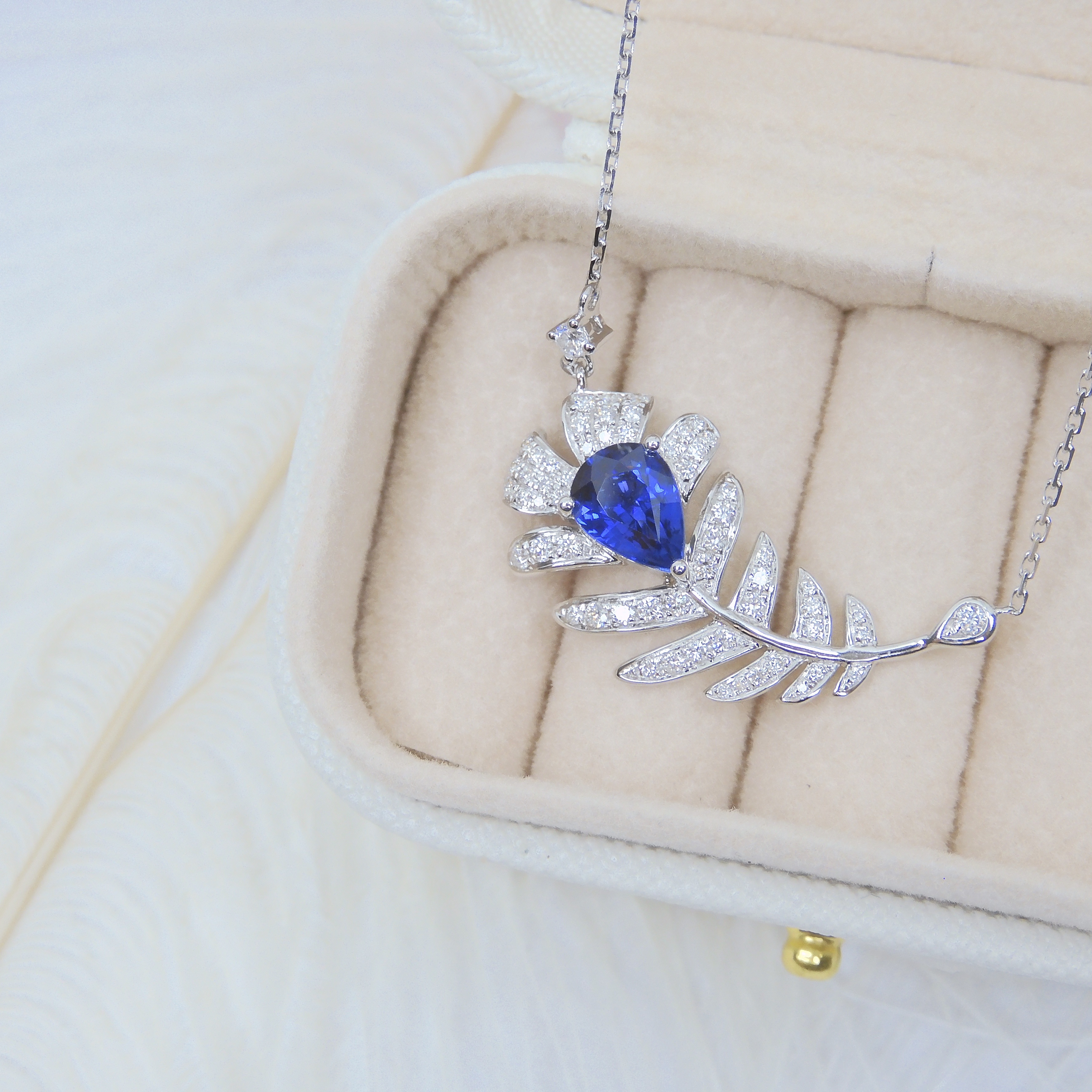 18K金 1.17ct 藍寶石項鏈 (配國際證書)